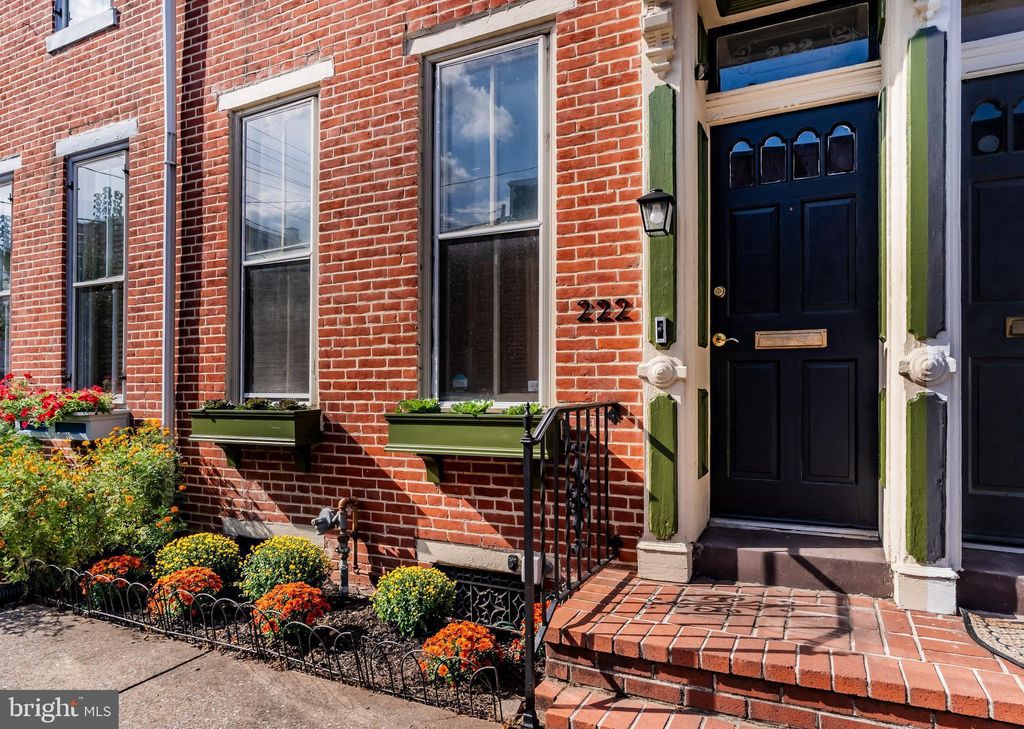 Photo of 222 Cumberland Street, HARRISBURG, PA 17102 (MLS # PADA2050292)