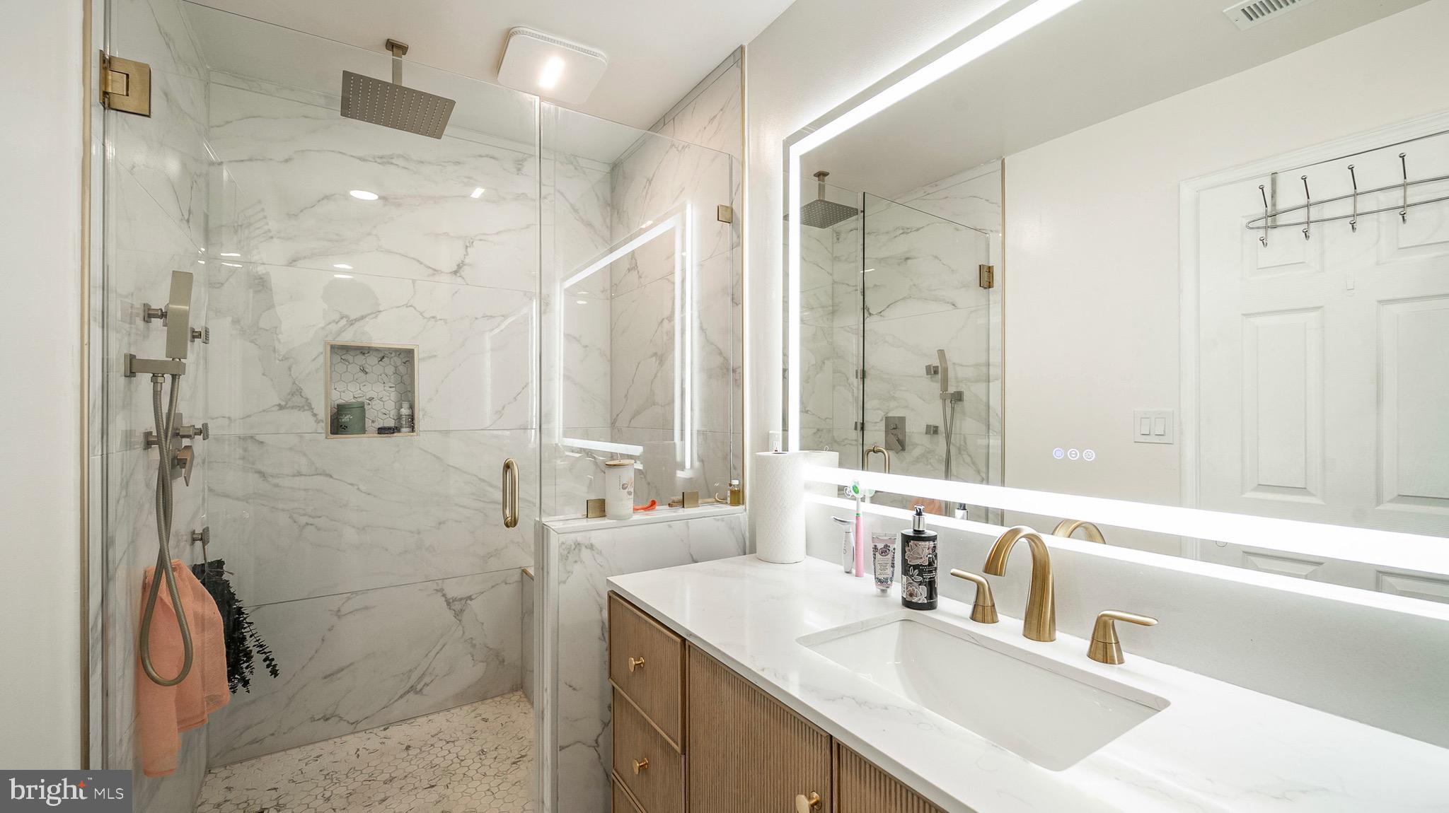 BOLTON HILL HISTORIC DISTRICT - Residential Lease