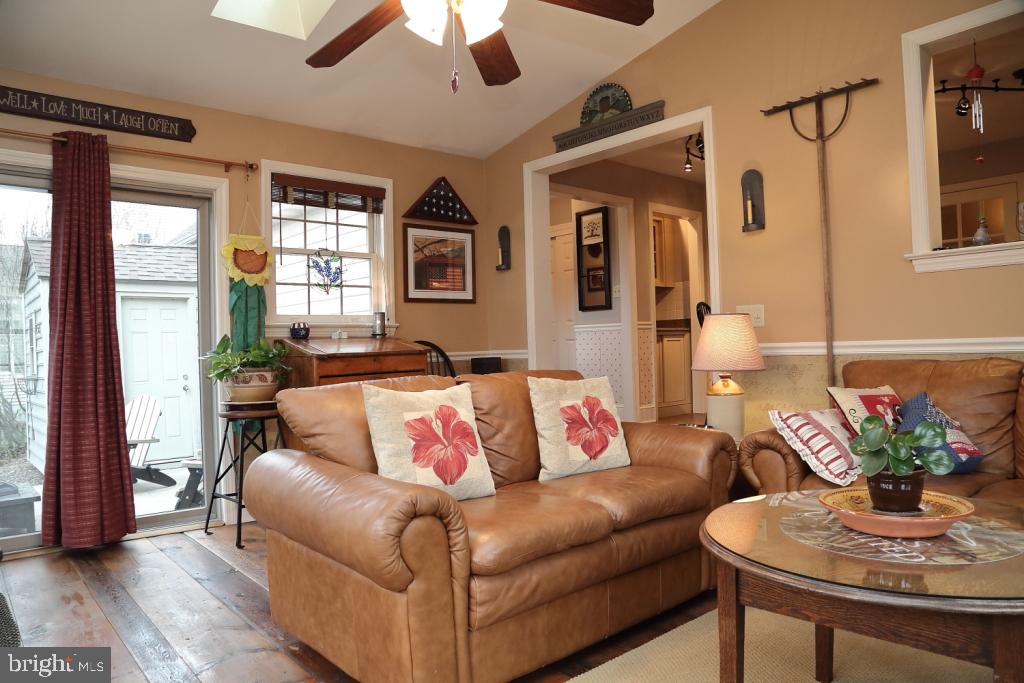 PINE HILL ESTATES - Residential