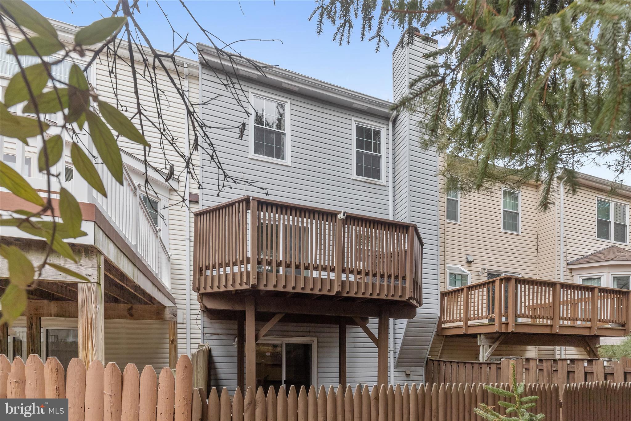 LAUREL LAKES - Residential