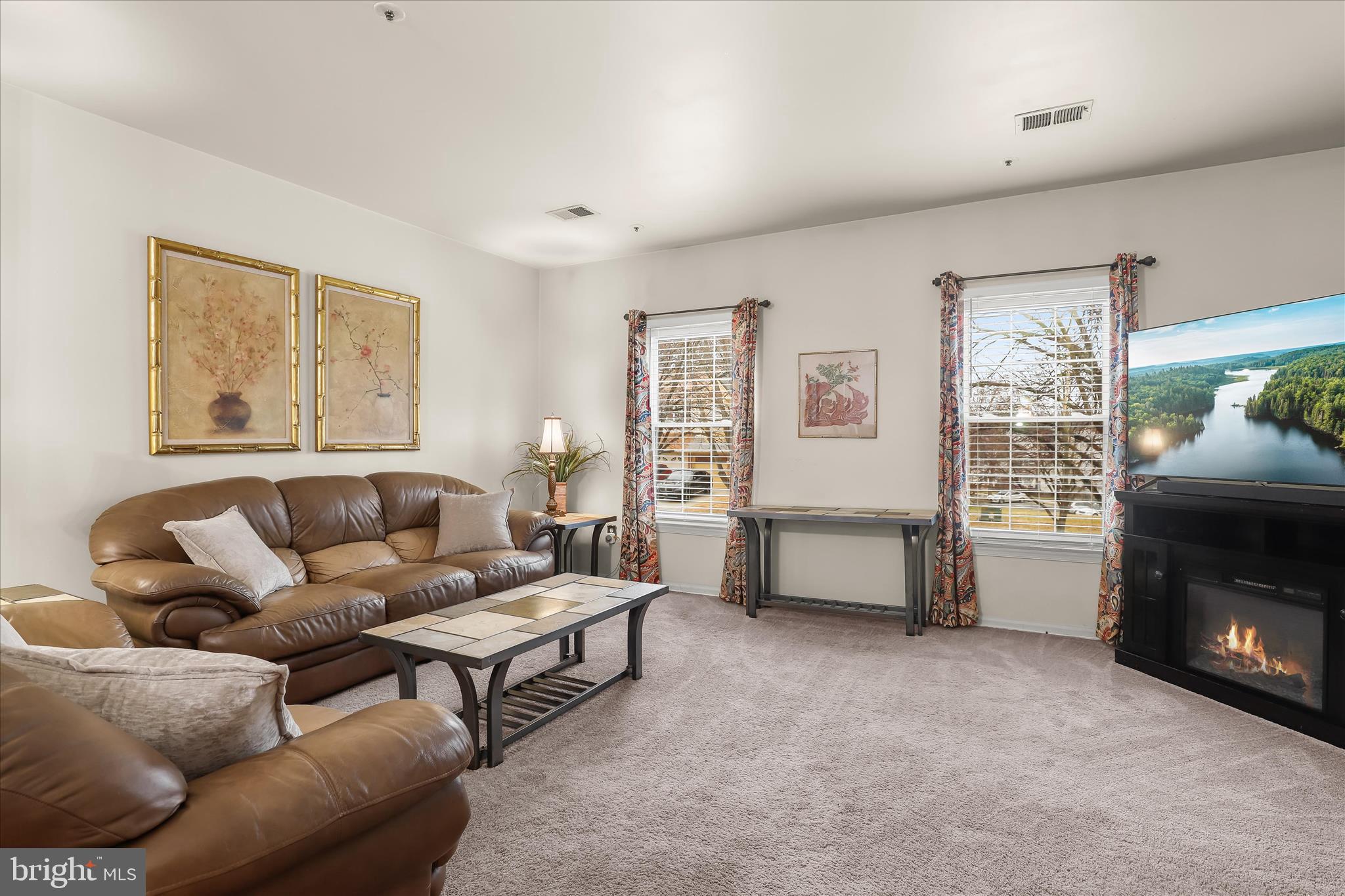 LAUREL LAKES - Residential