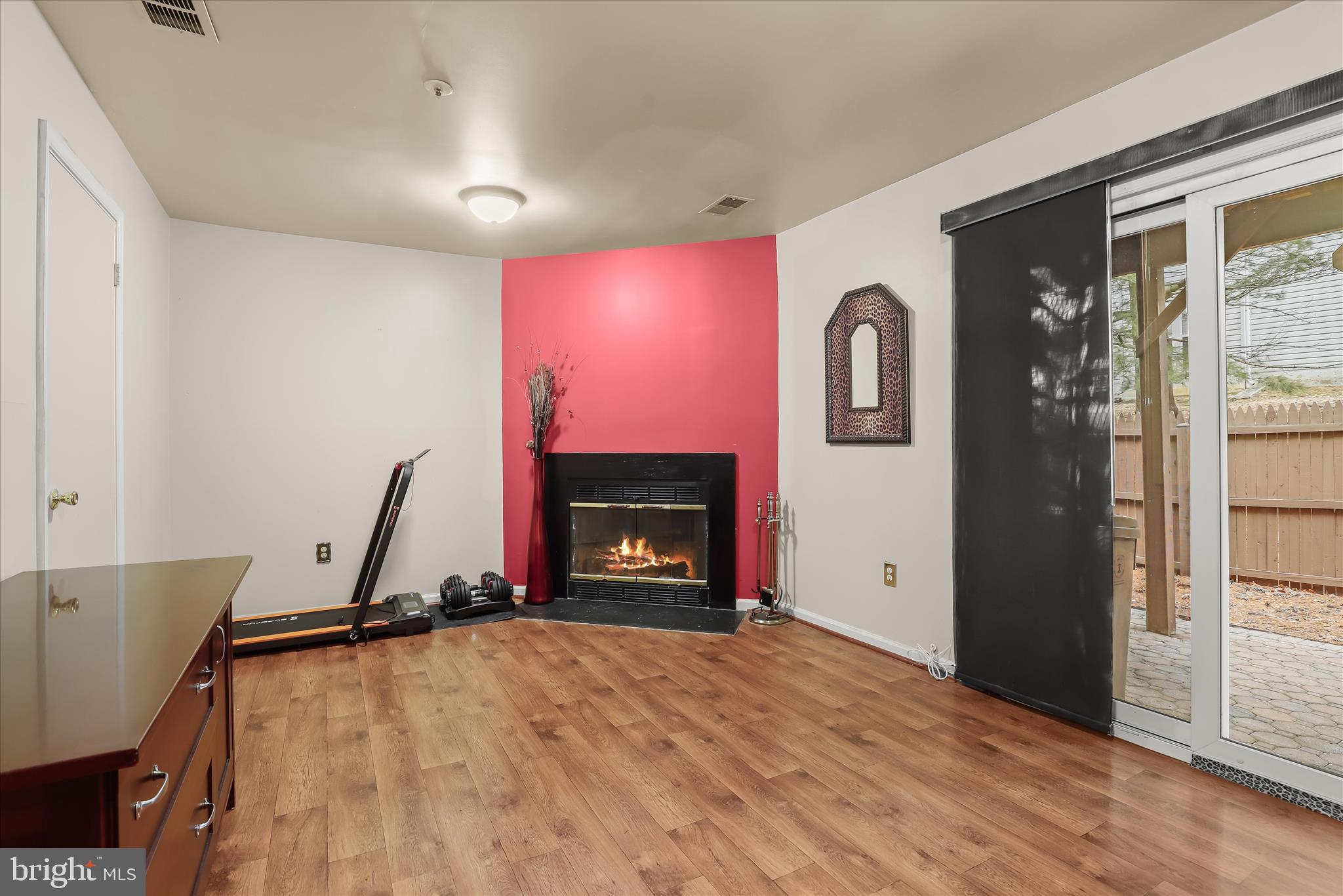 LAUREL LAKES - Residential