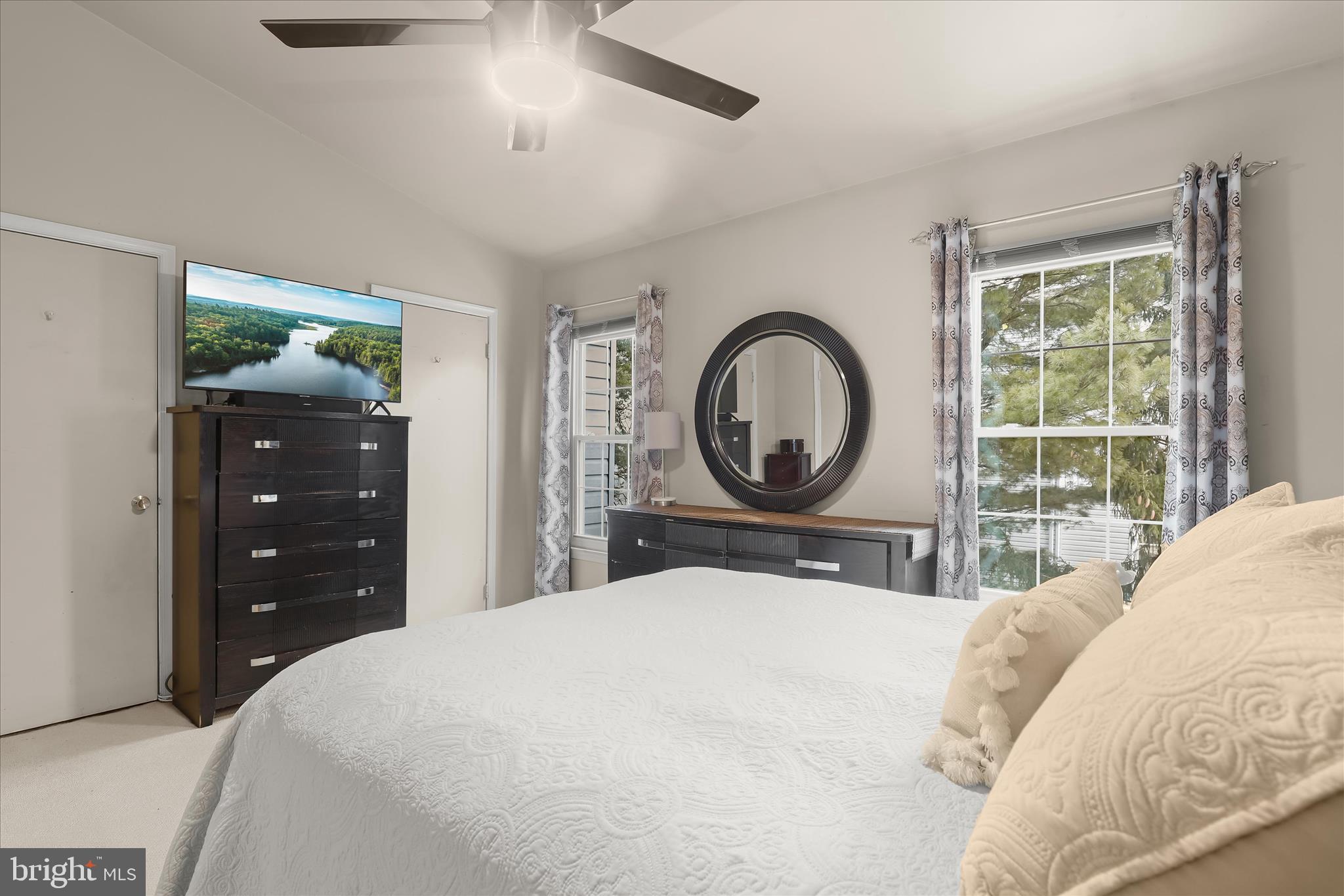 LAUREL LAKES - Residential