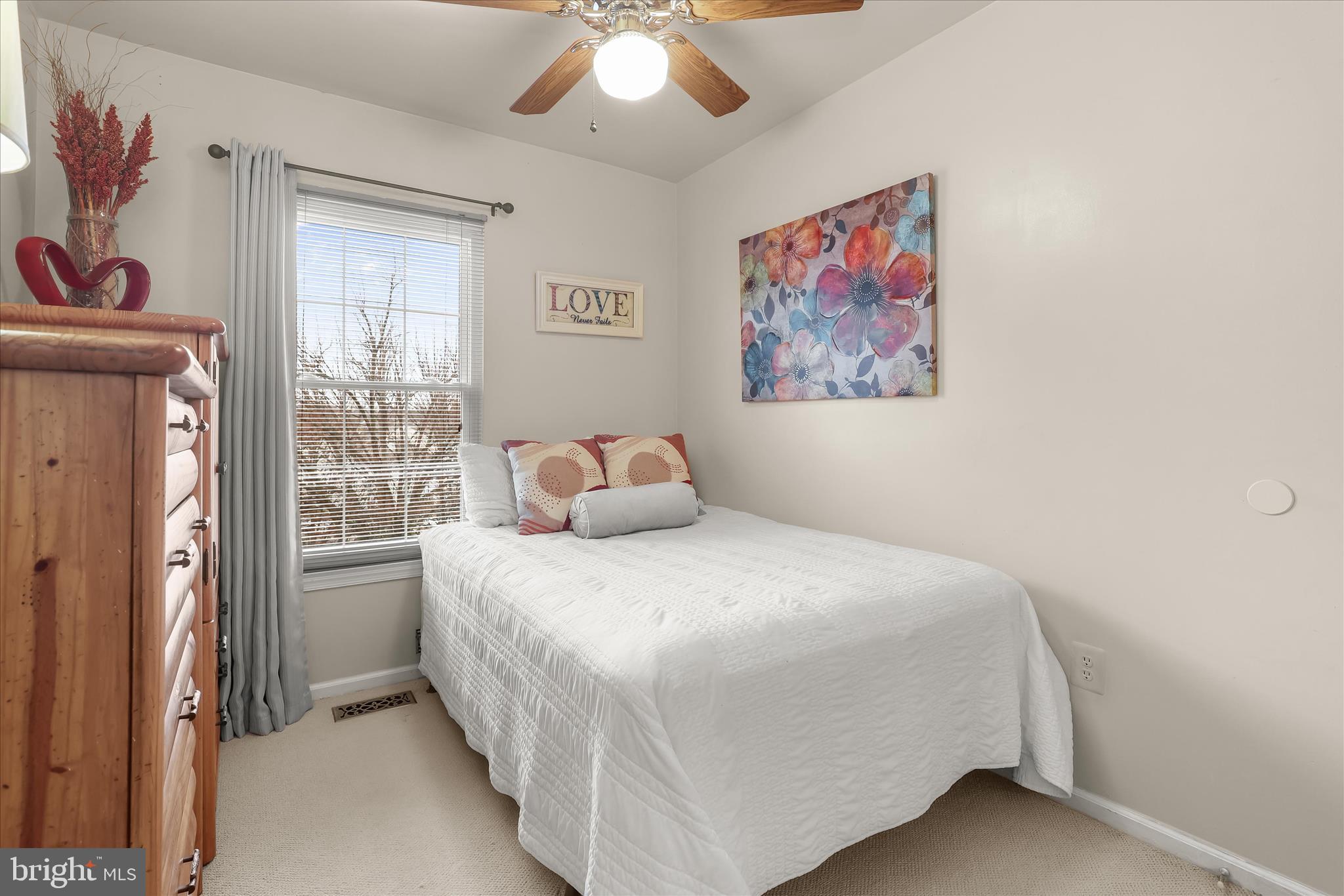 LAUREL LAKES - Residential