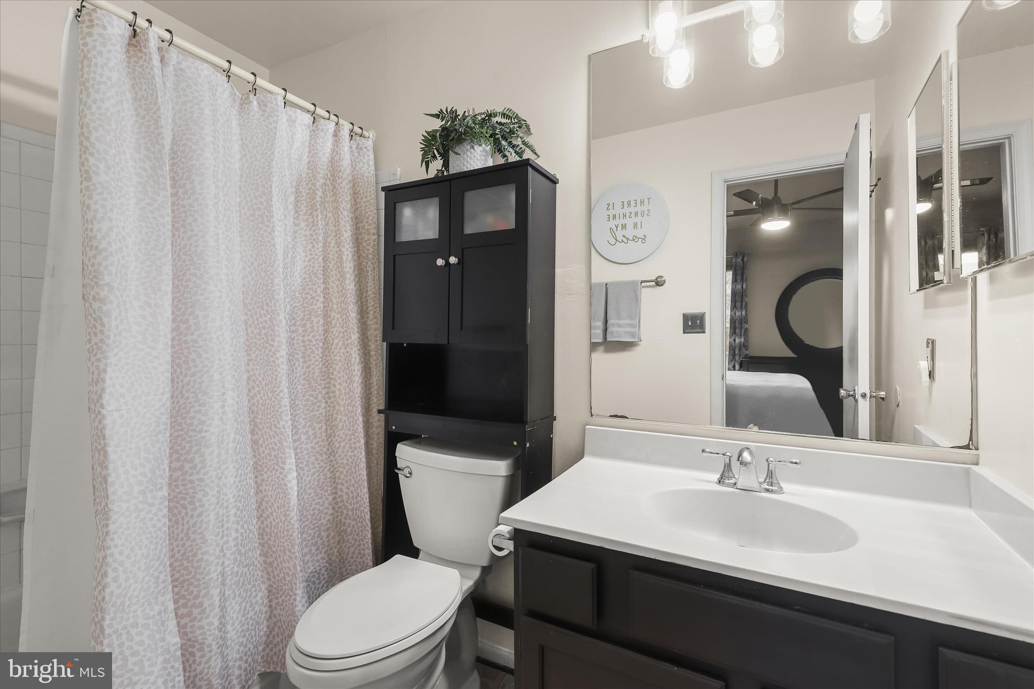 LAUREL LAKES - Residential