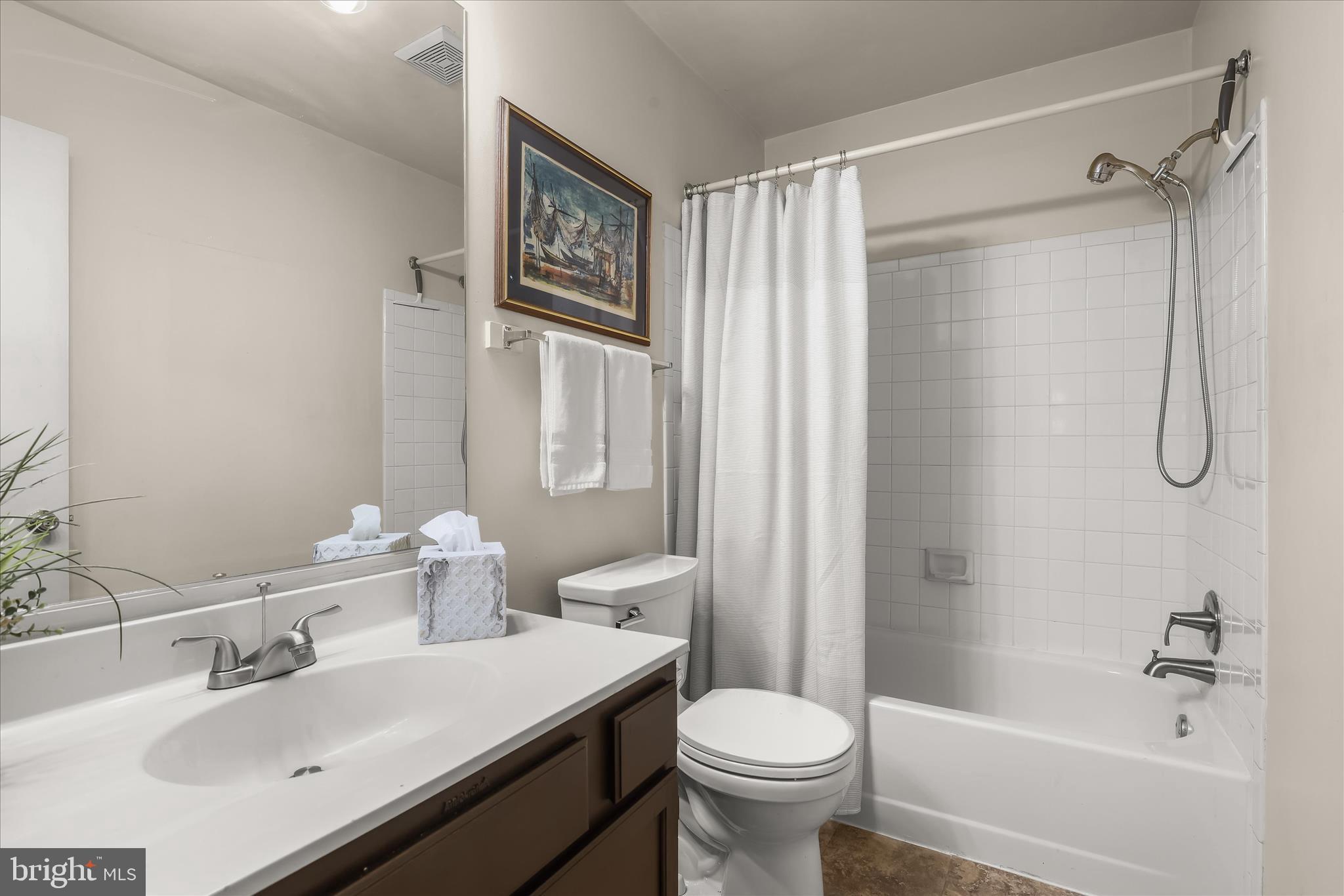 LAUREL LAKES - Residential