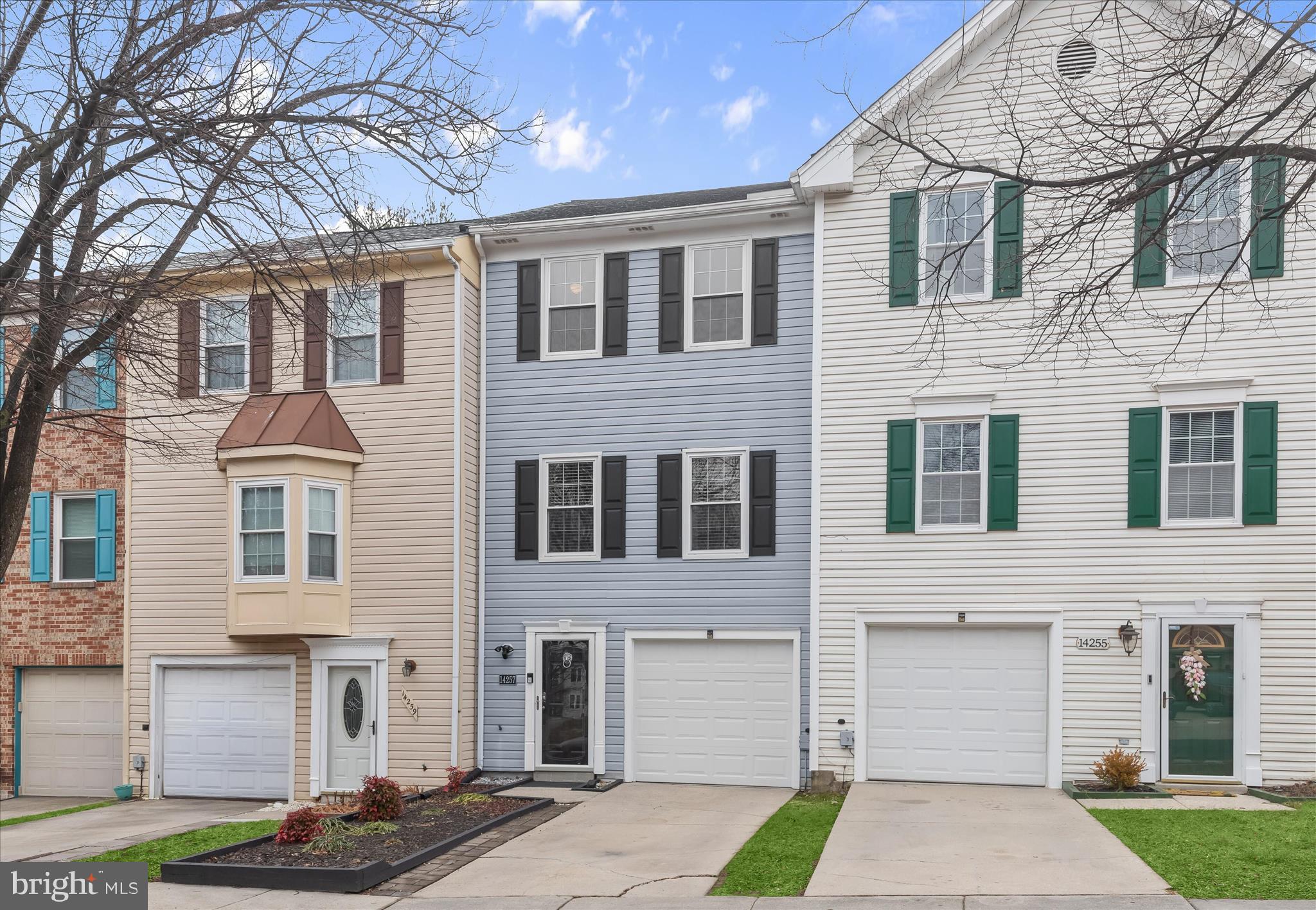 LAUREL LAKES - Residential