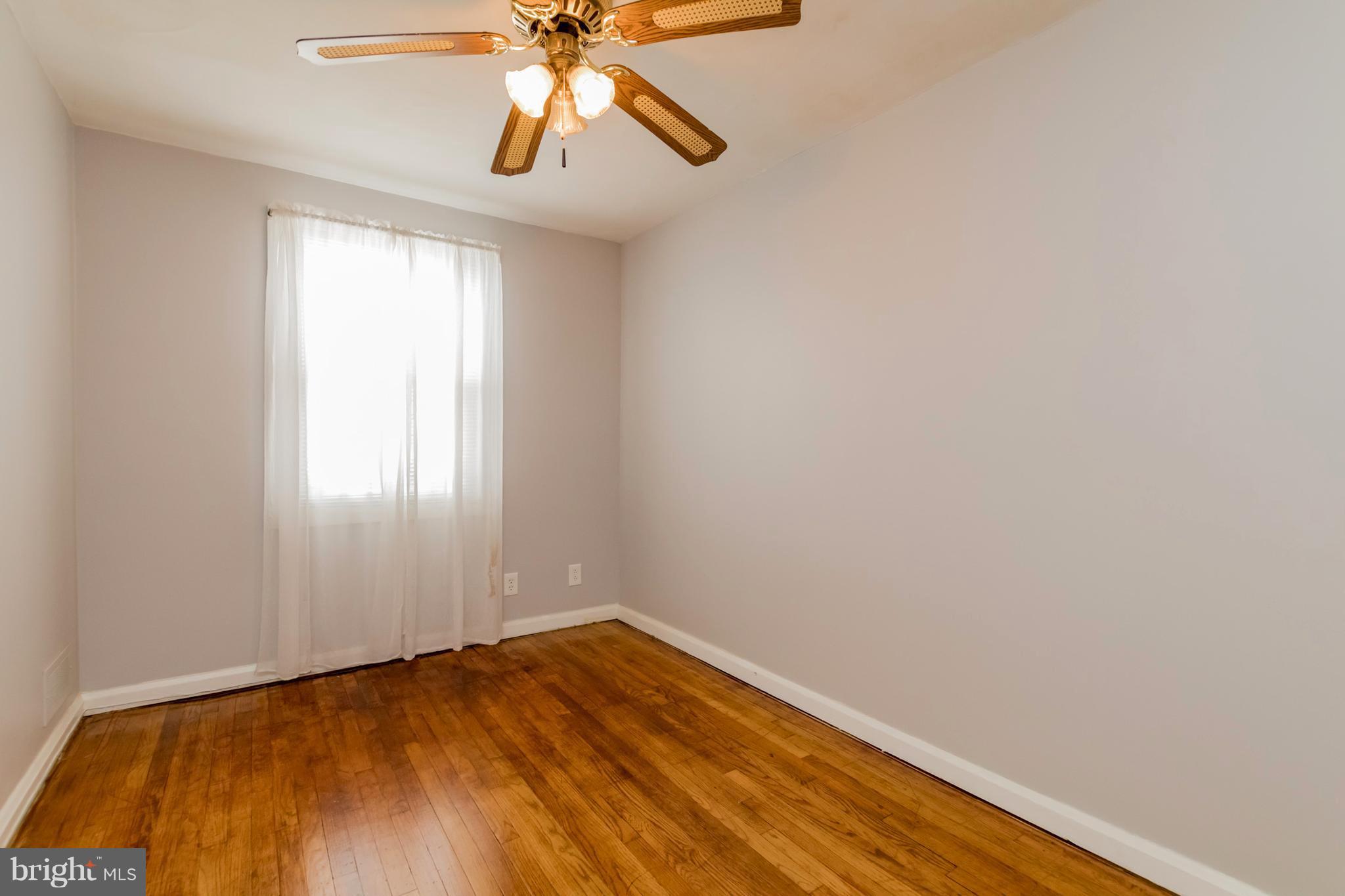 BEVERLY HILLS - Residential Lease