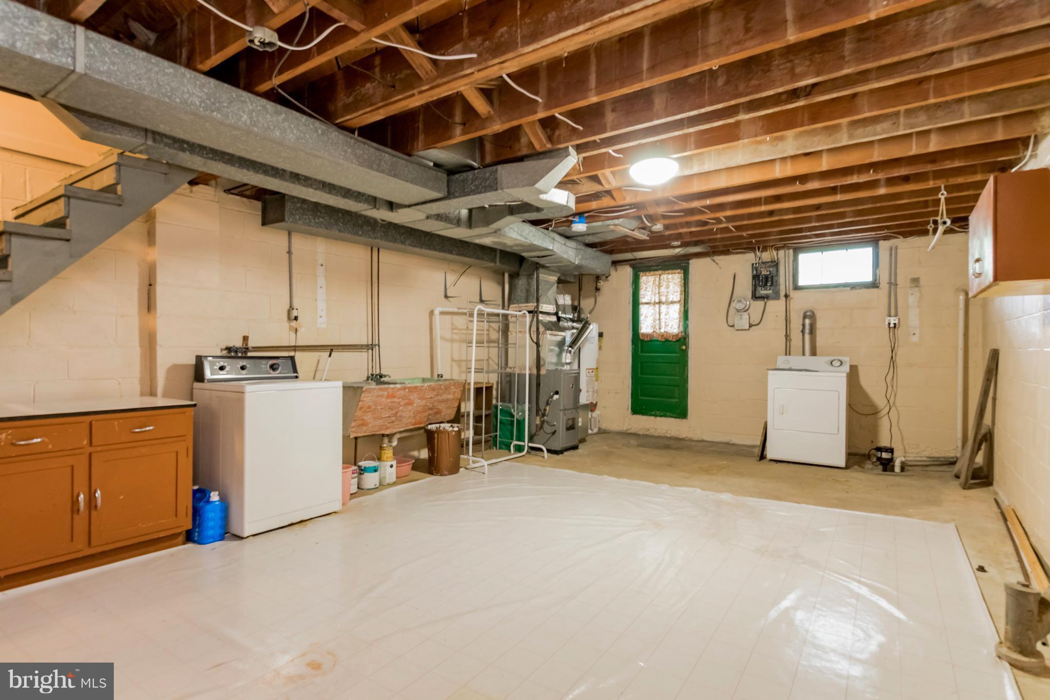 BEVERLY HILLS - Residential Lease