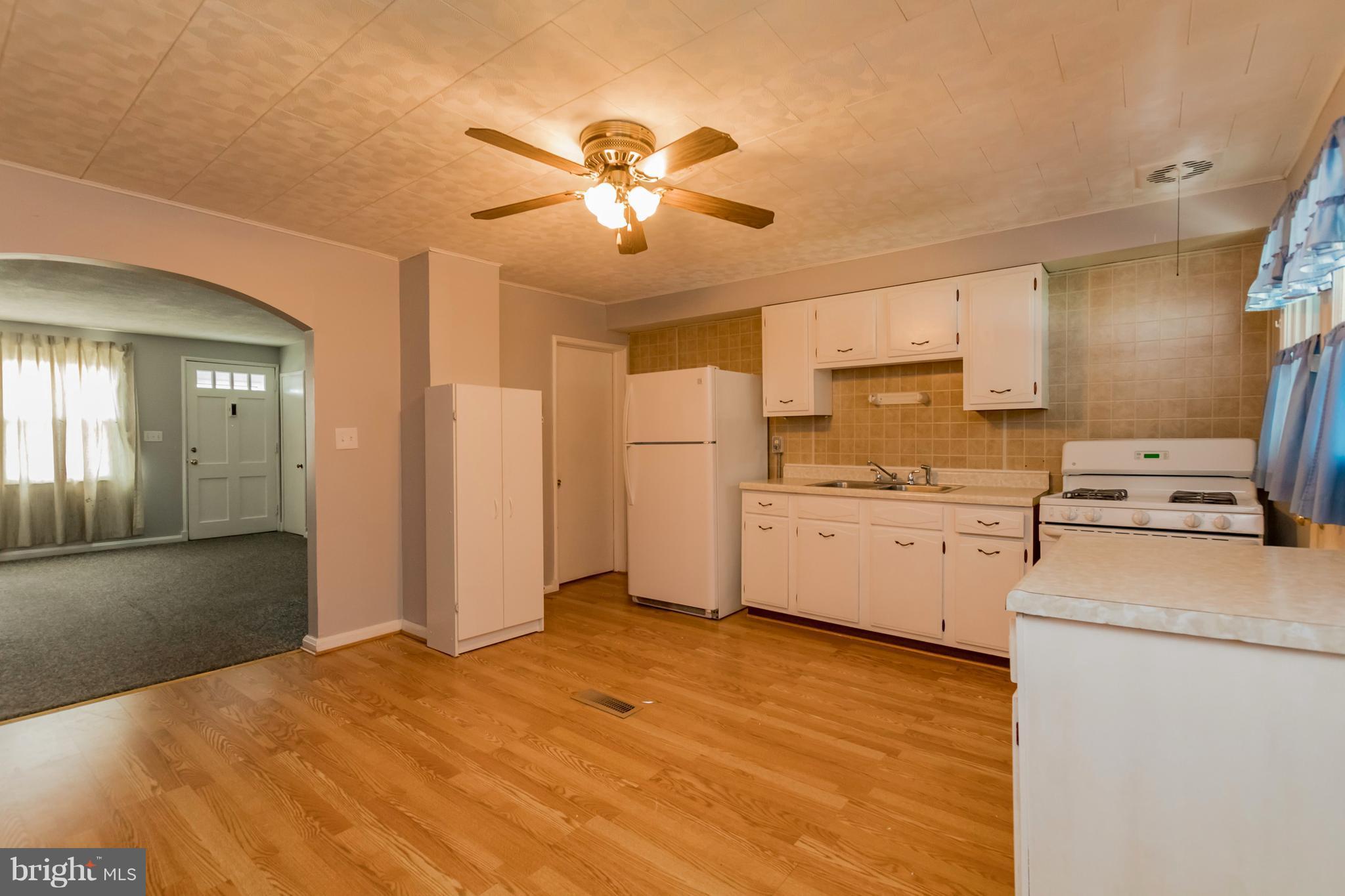 BEVERLY HILLS - Residential Lease