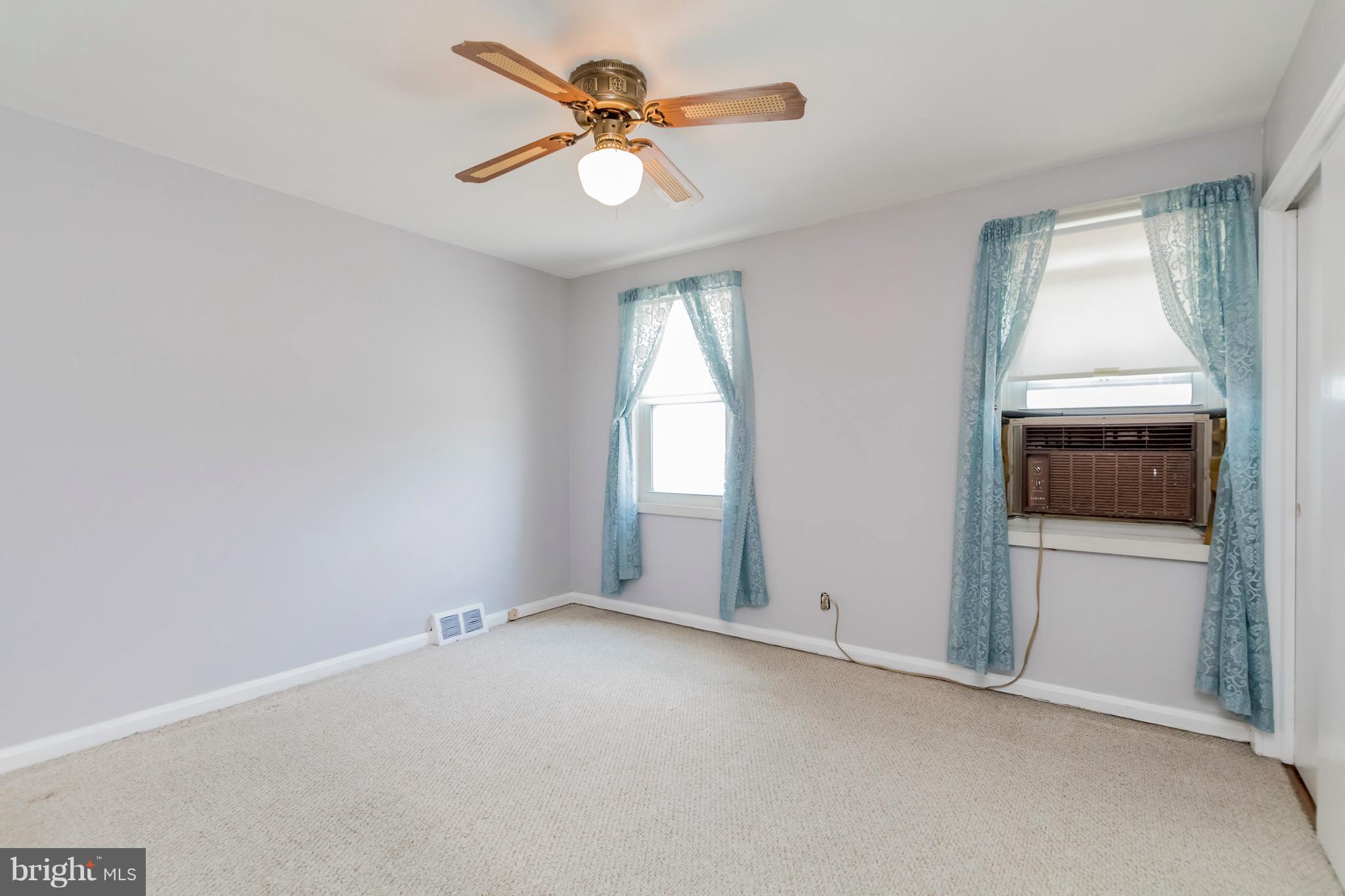 BEVERLY HILLS - Residential Lease