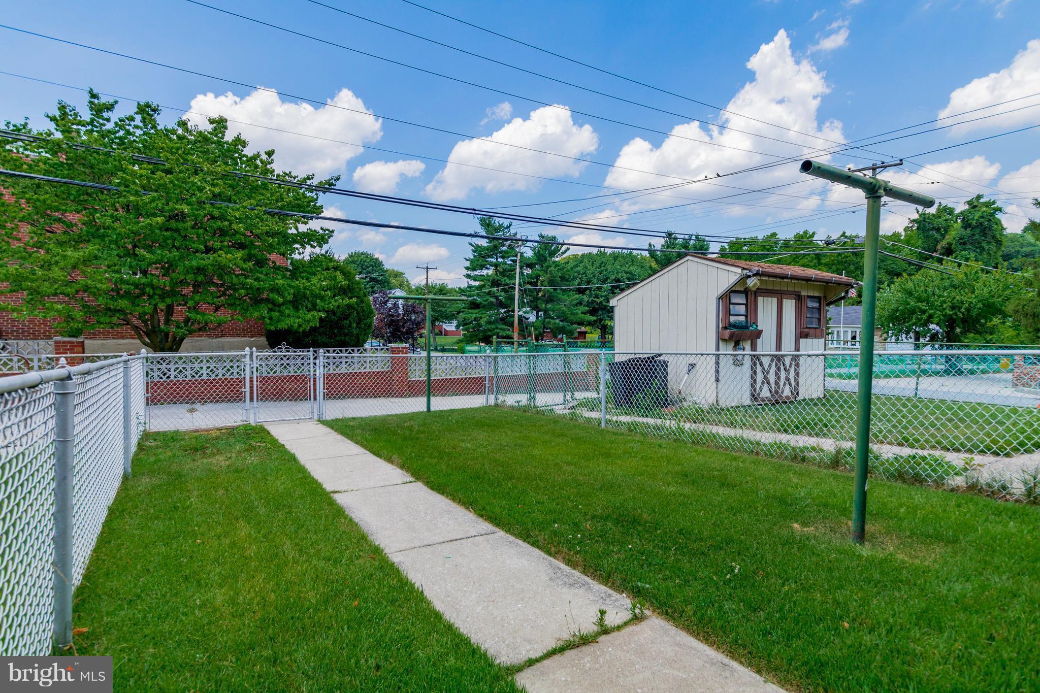 BEVERLY HILLS - Residential Lease