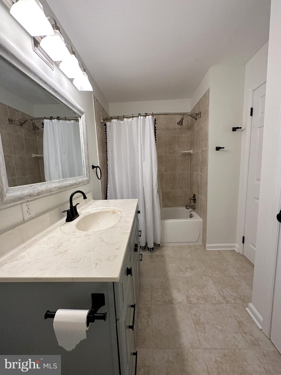 BURKE CENTRE - Residential Lease