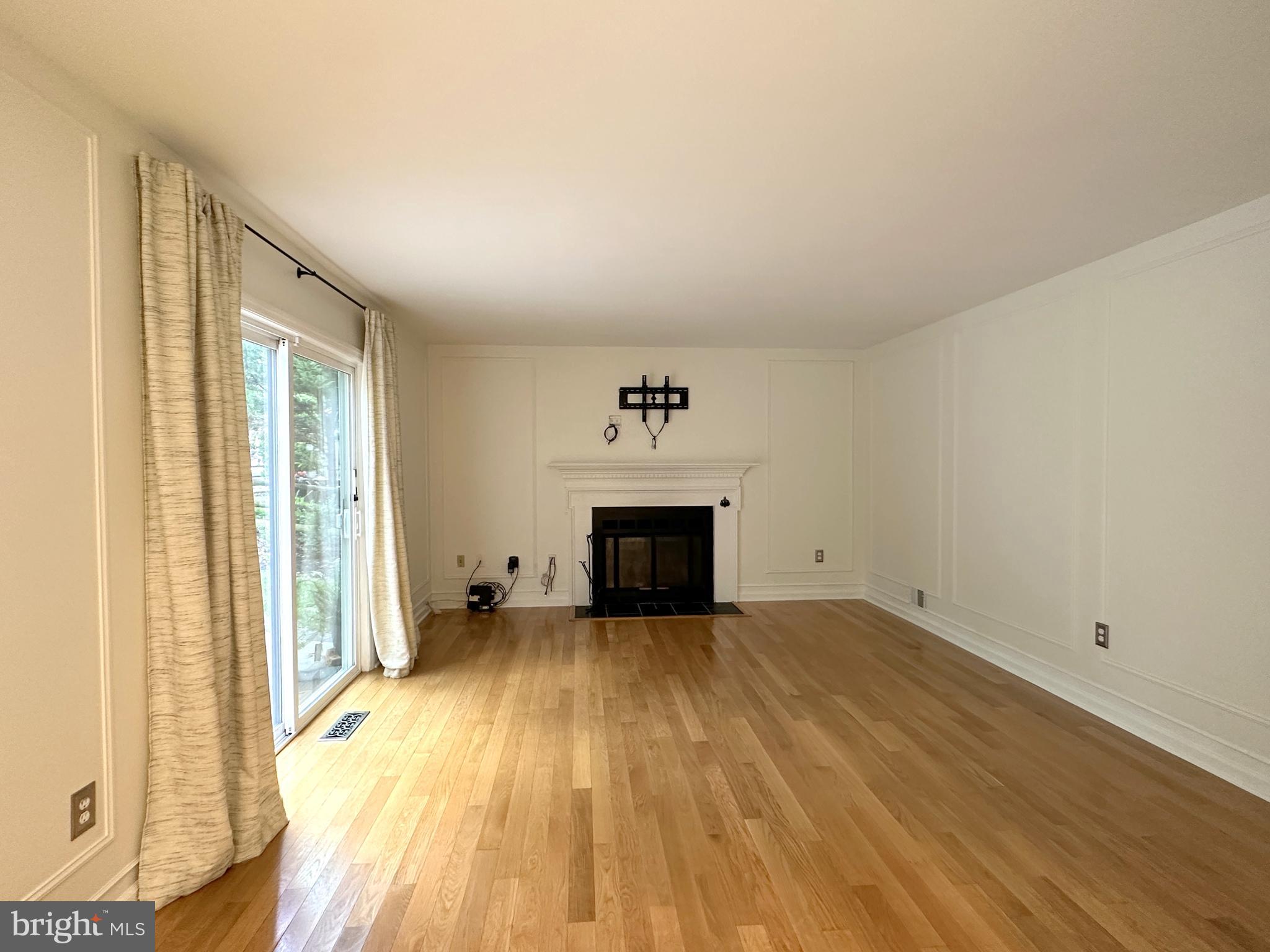 BURKE CENTRE - Residential Lease