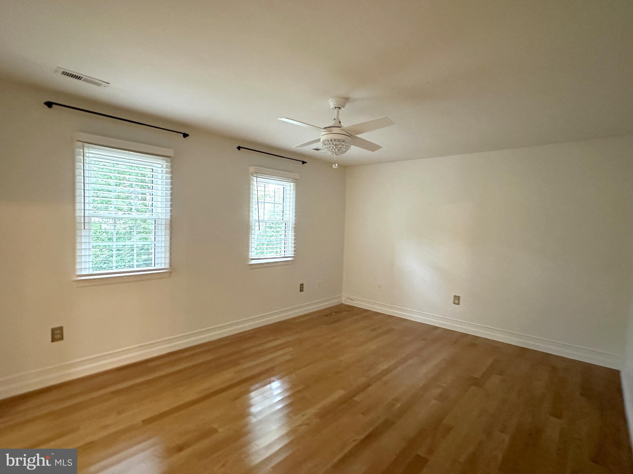 BURKE CENTRE - Residential Lease