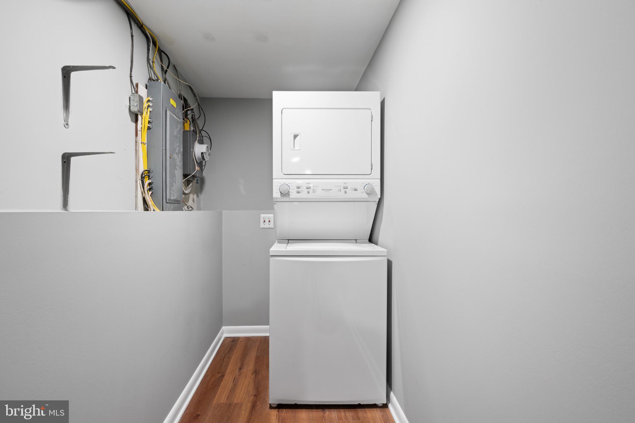 SHIRLEY HILLS - Residential Lease