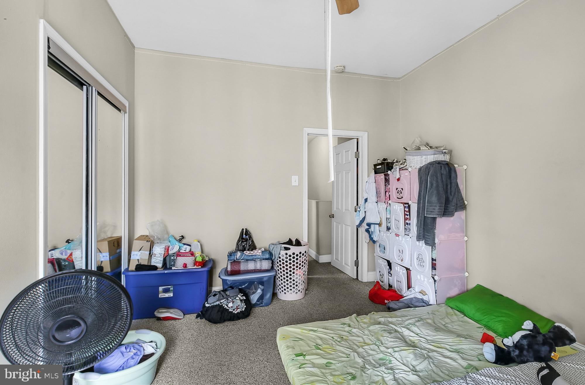 DICKENS SQ - Residential Lease