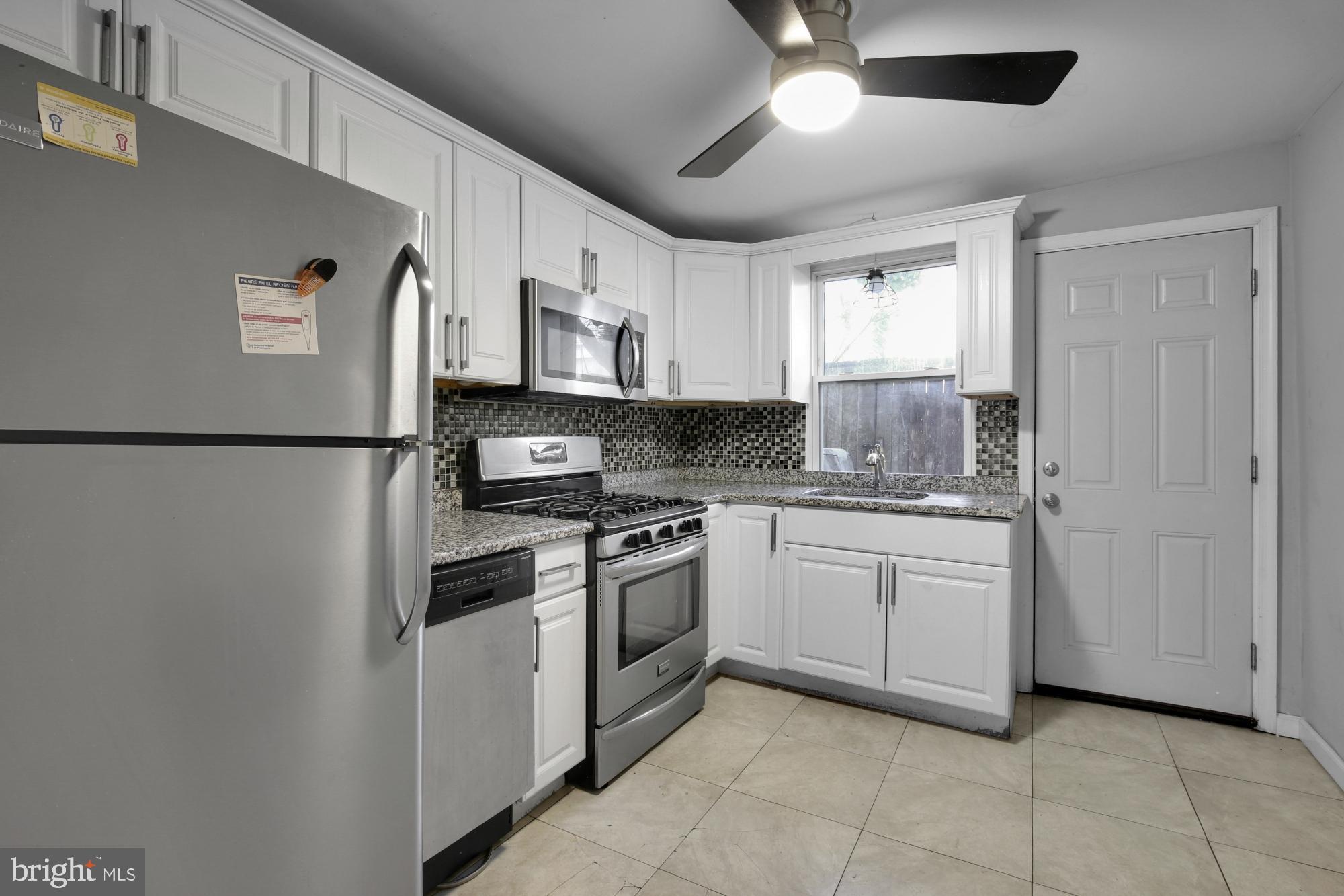 DICKENS SQ - Residential Lease