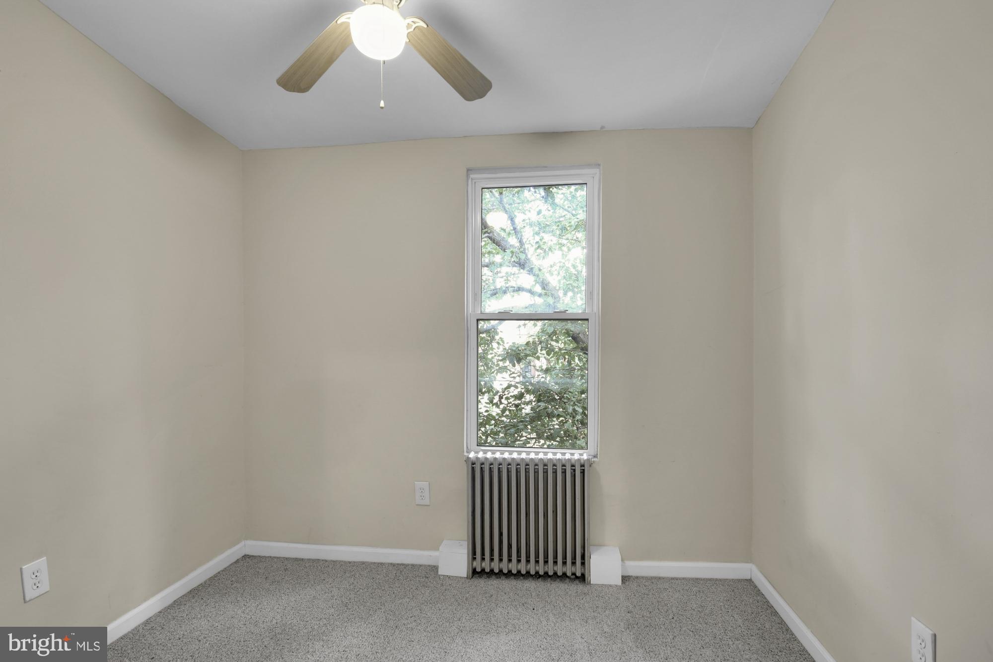 DICKENS SQ - Residential Lease