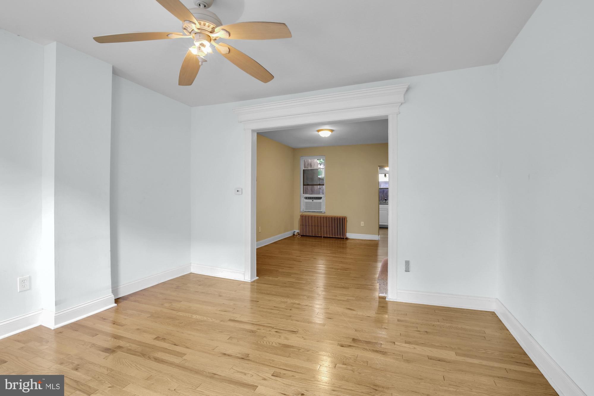 DICKENS SQ - Residential Lease