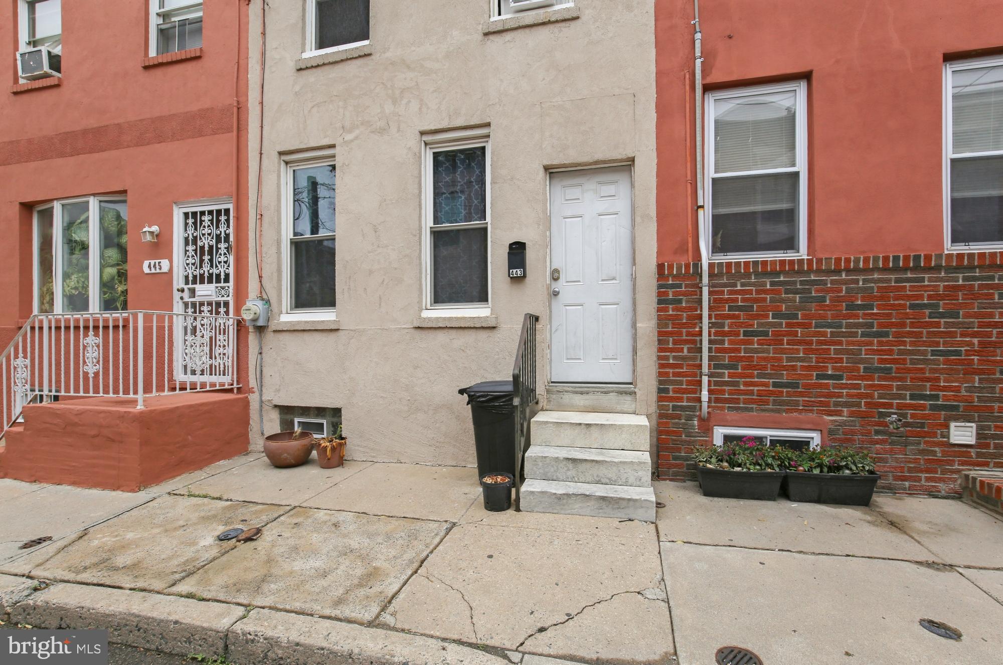 DICKENS SQ - Residential Lease