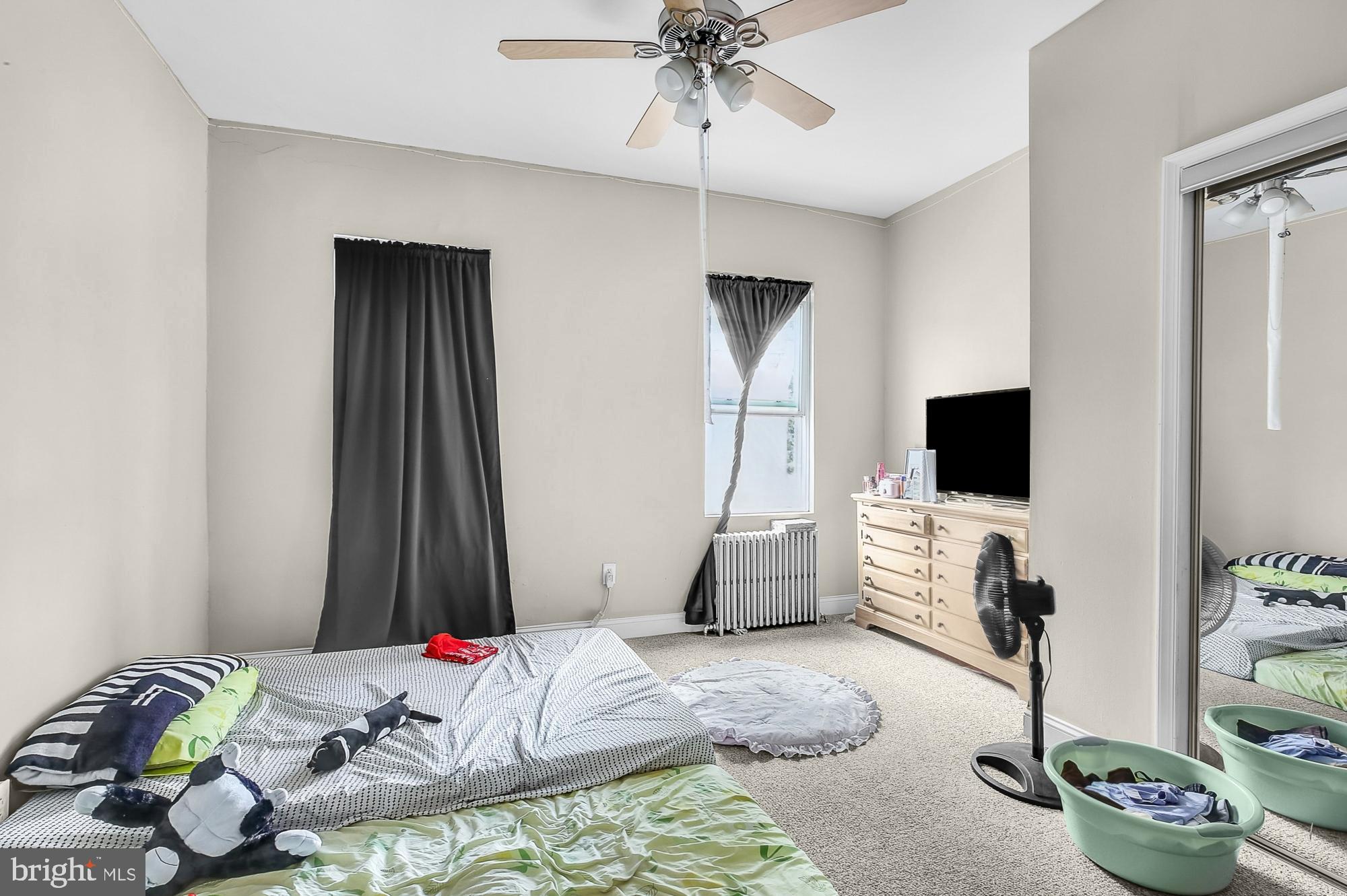 DICKENS SQ - Residential Lease