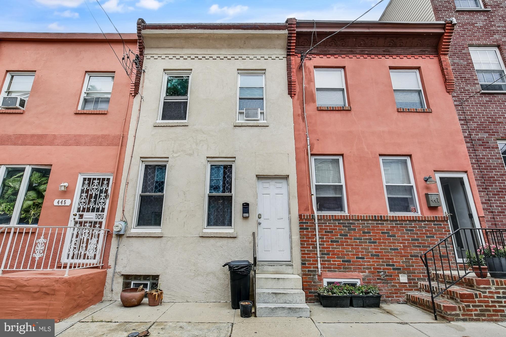 DICKENS SQ - Residential Lease