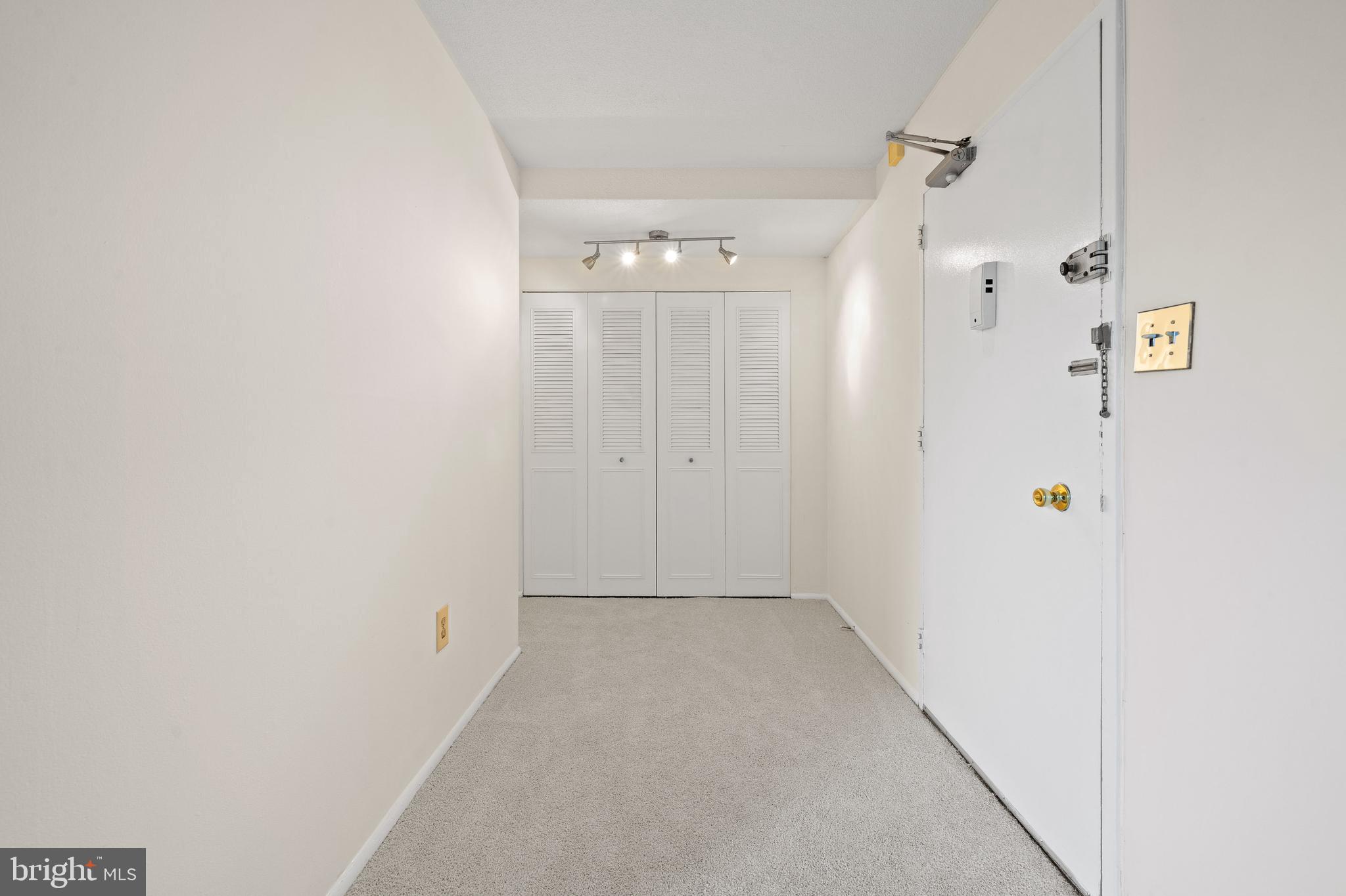 THE CARLTON - Residential