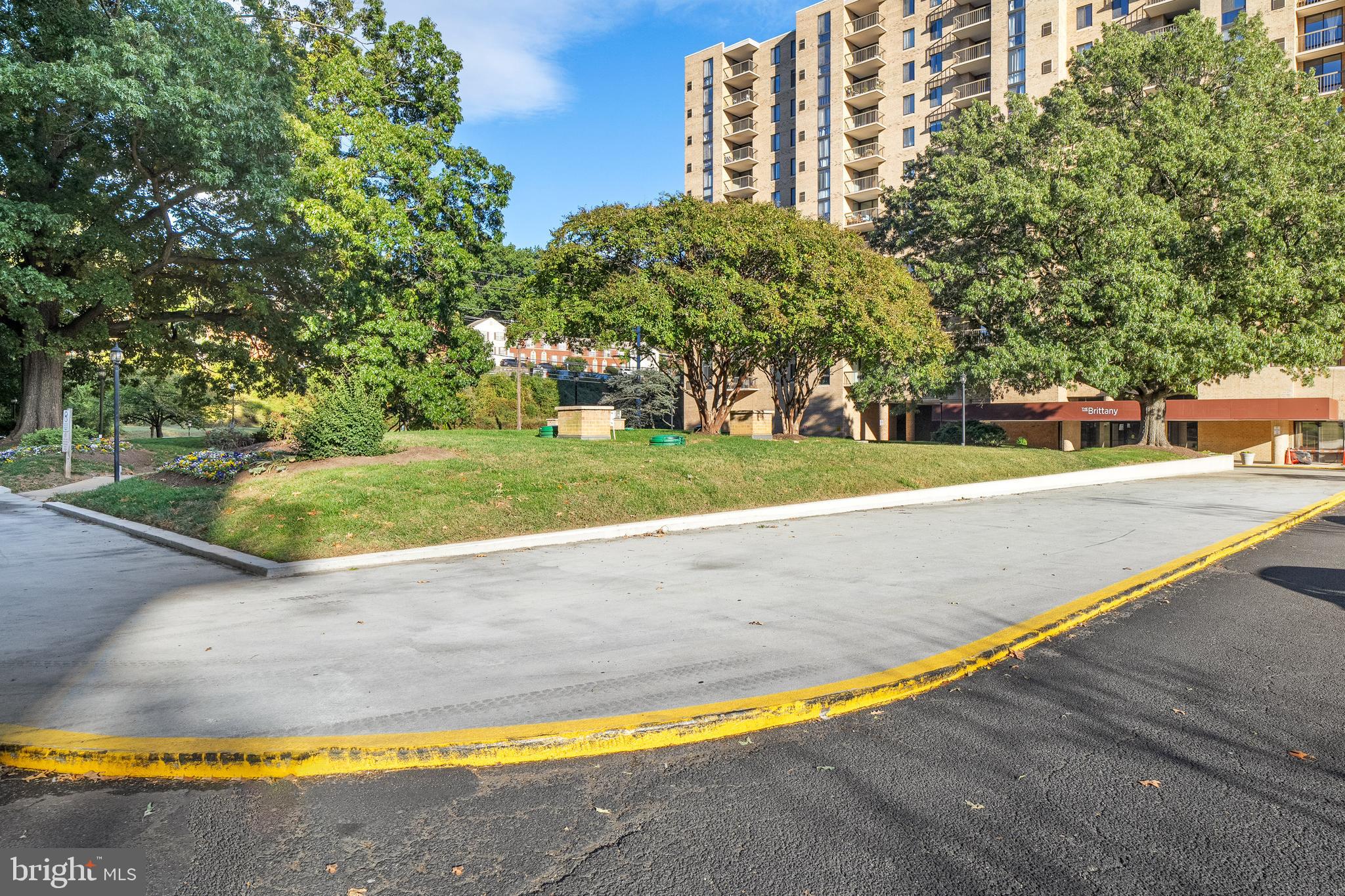 THE CARLTON - Residential