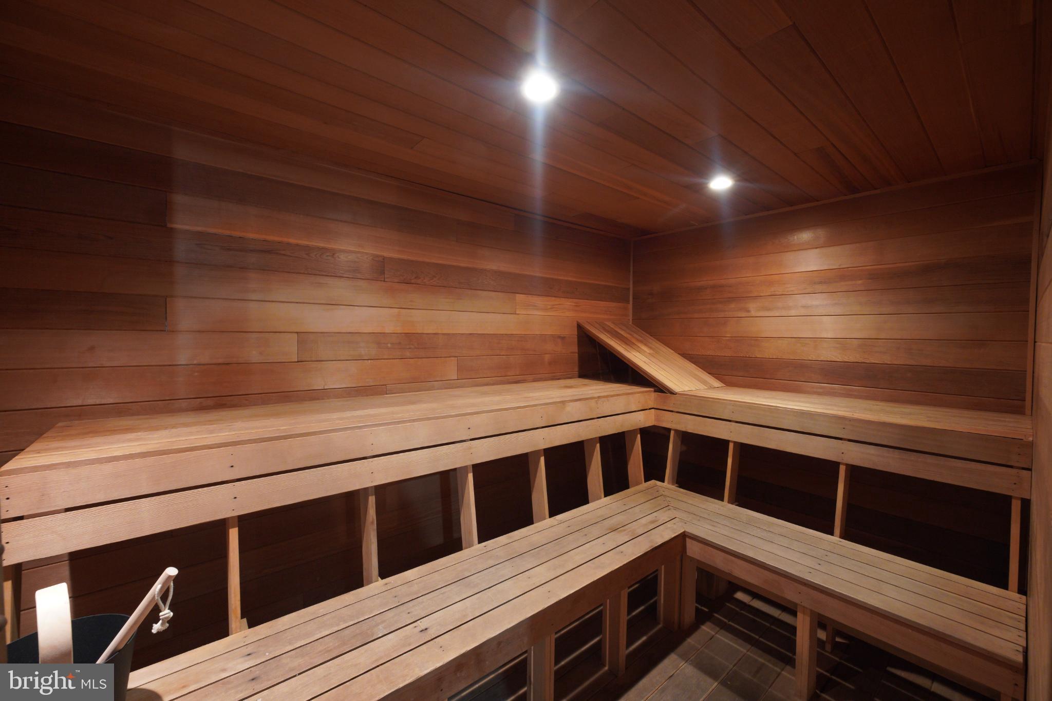 THE CARLTON - Residential