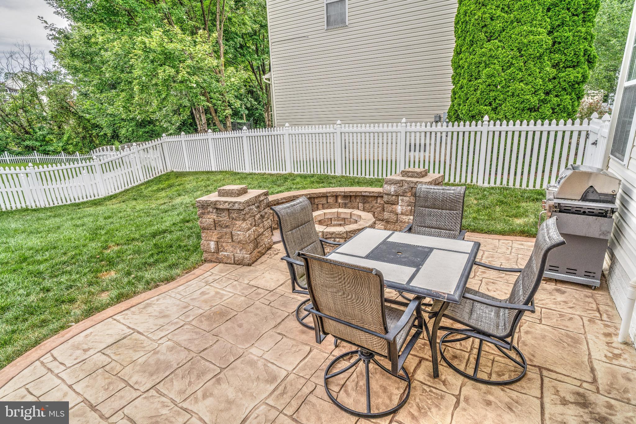 SALEM FIELDS - Residential