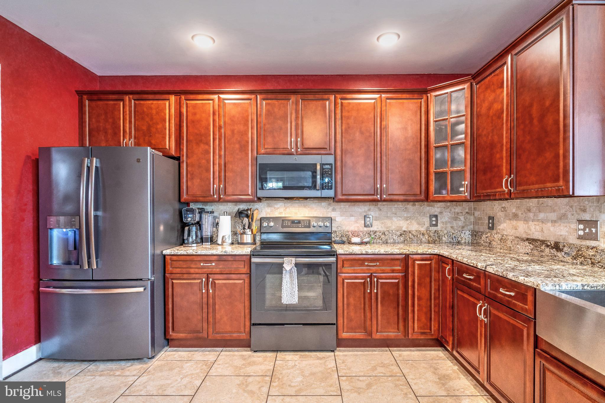 SALEM FIELDS - Residential