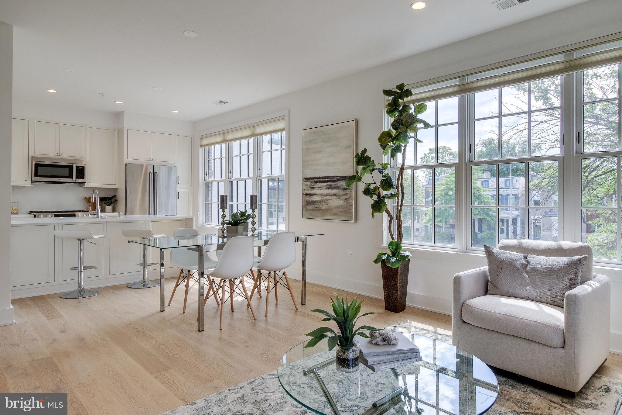 BOTTLING HOUSE - Residential Lease