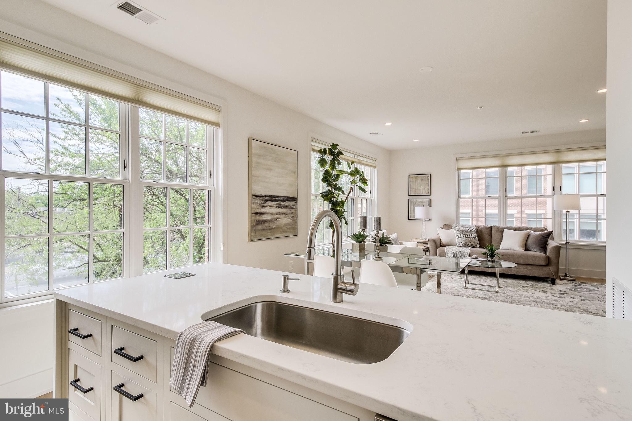 BOTTLING HOUSE - Residential Lease