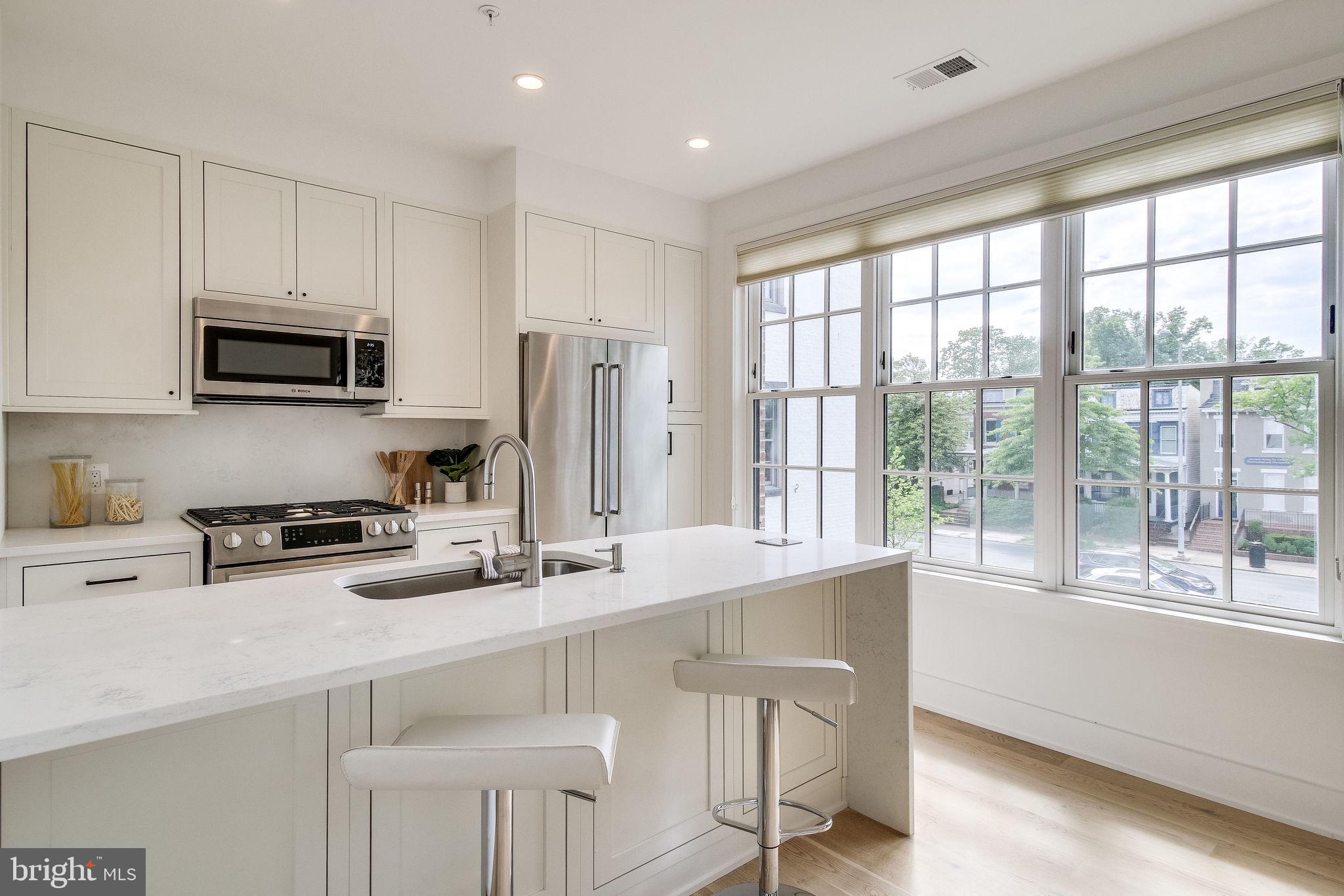 BOTTLING HOUSE - Residential Lease