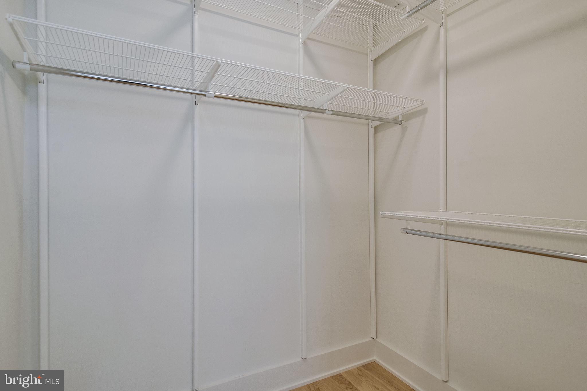 BOTTLING HOUSE - Residential Lease