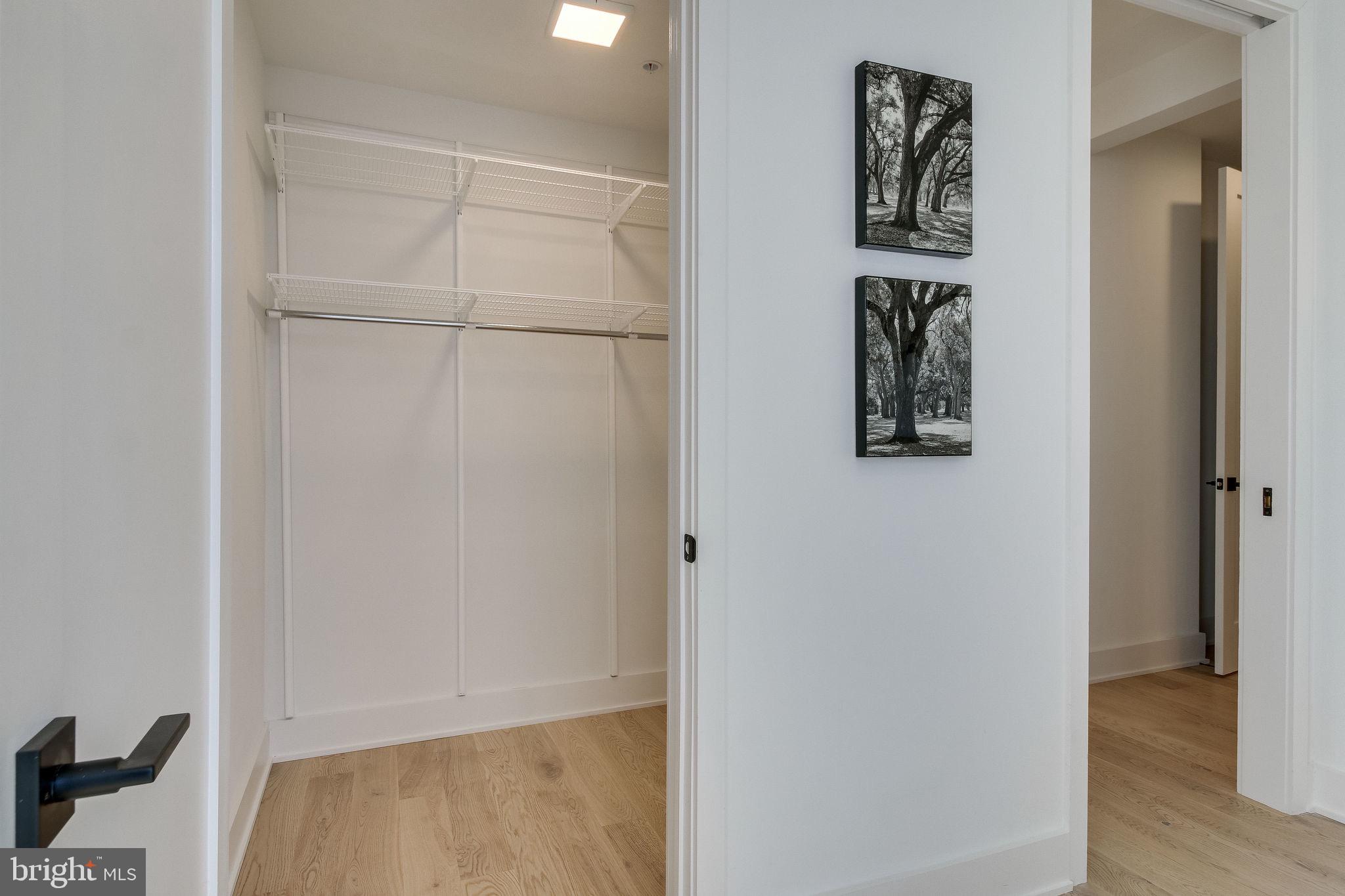 BOTTLING HOUSE - Residential Lease