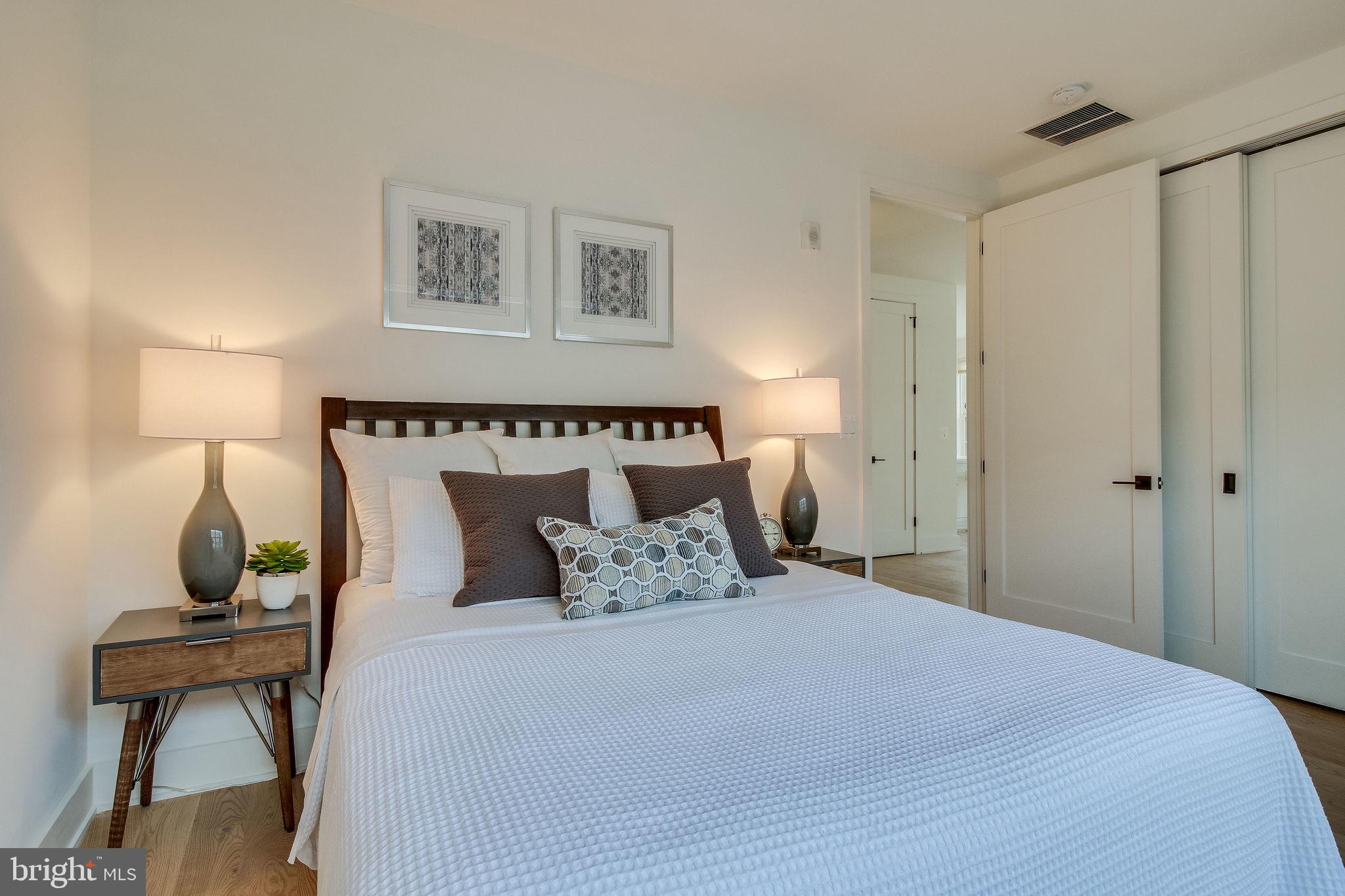 BOTTLING HOUSE - Residential Lease