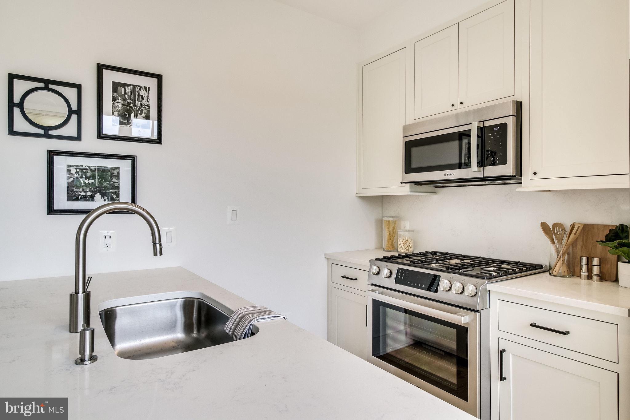 BOTTLING HOUSE - Residential Lease