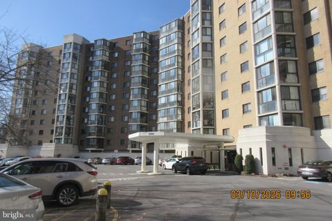 Condo For Sale - 15101 Interlachen Drive #1-806<br/> SILVER SPRING, MD 20906