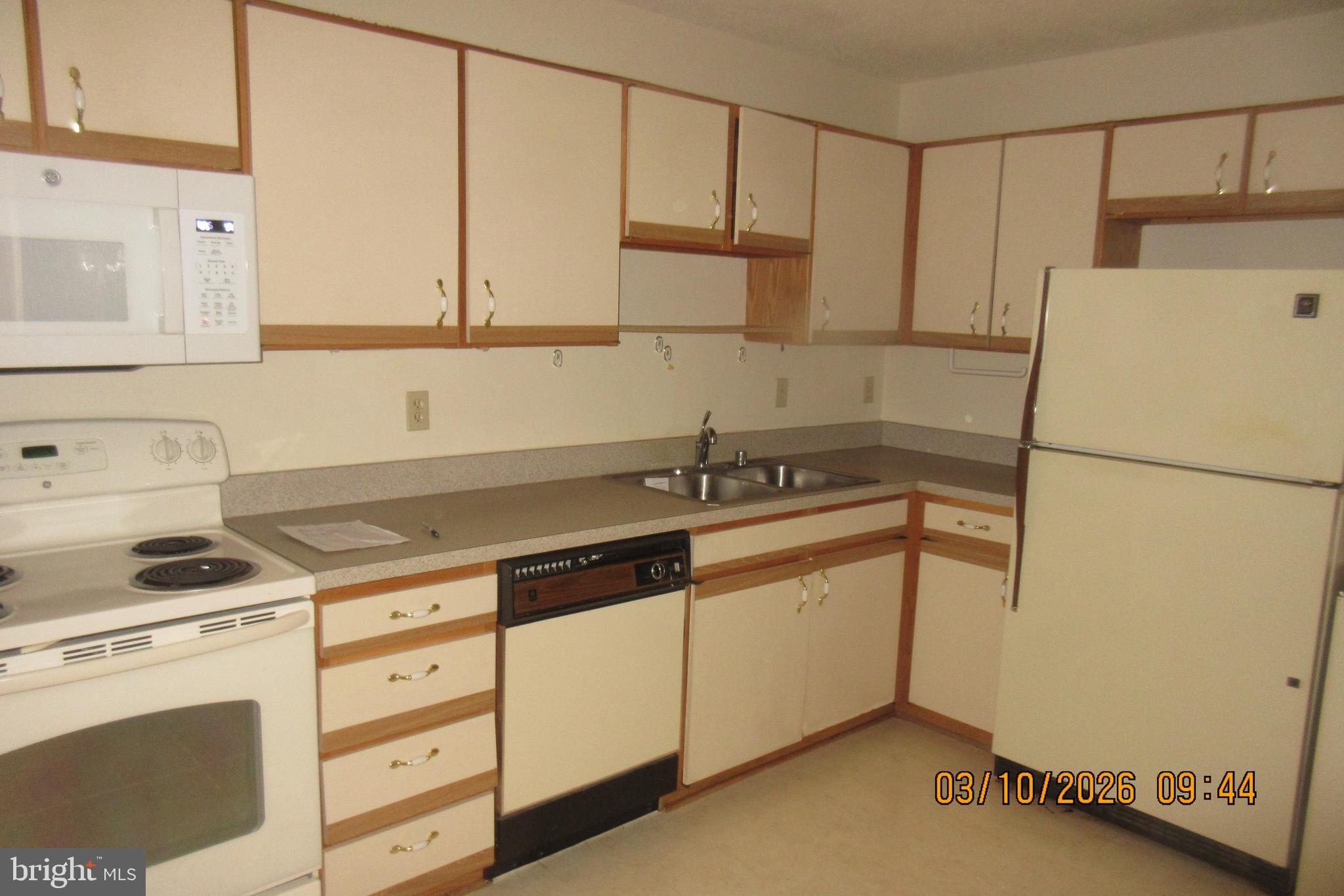 15101 INTERLACHEN DRIVE 1-806