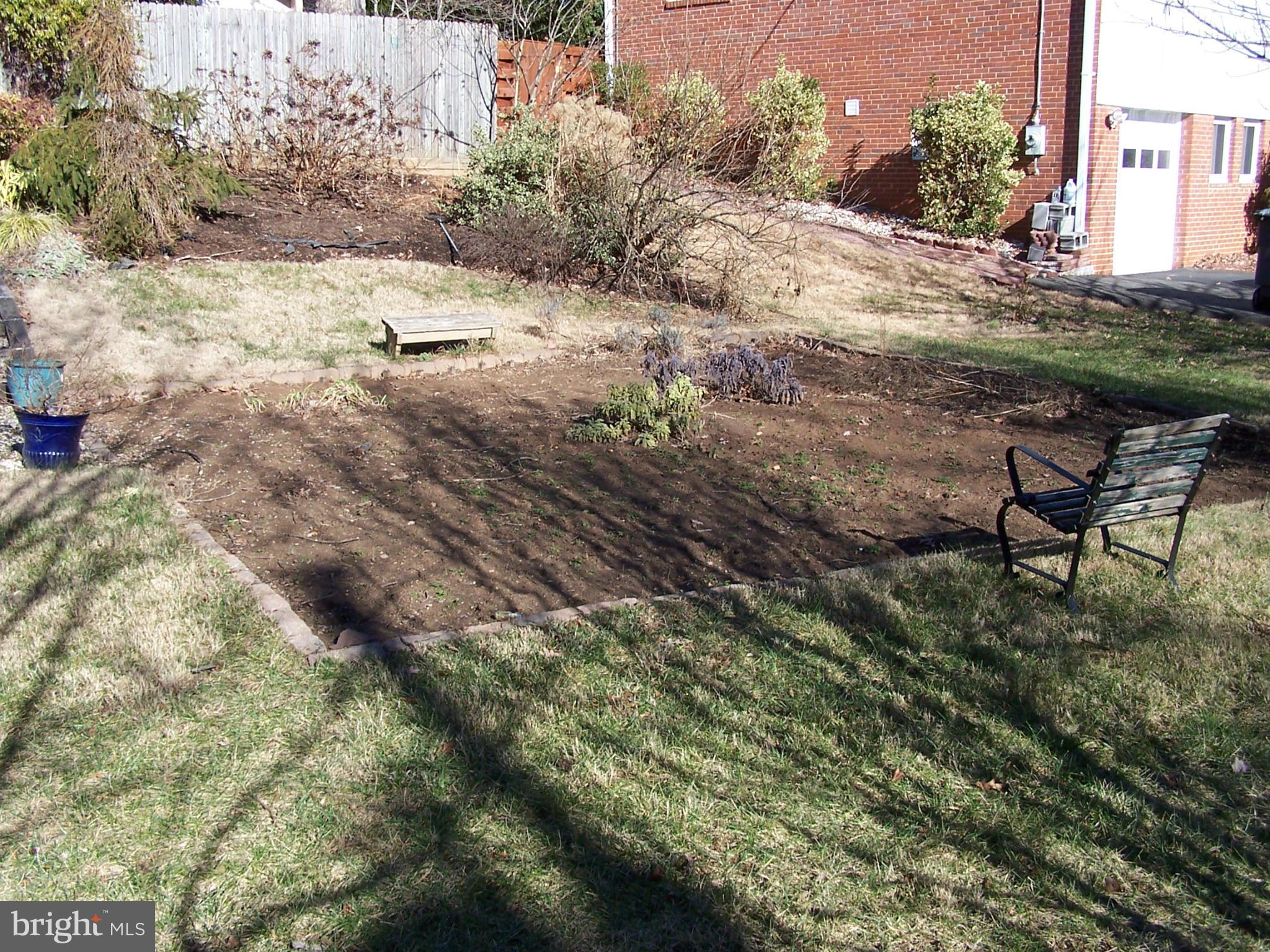 RAYMONDALE - Residential