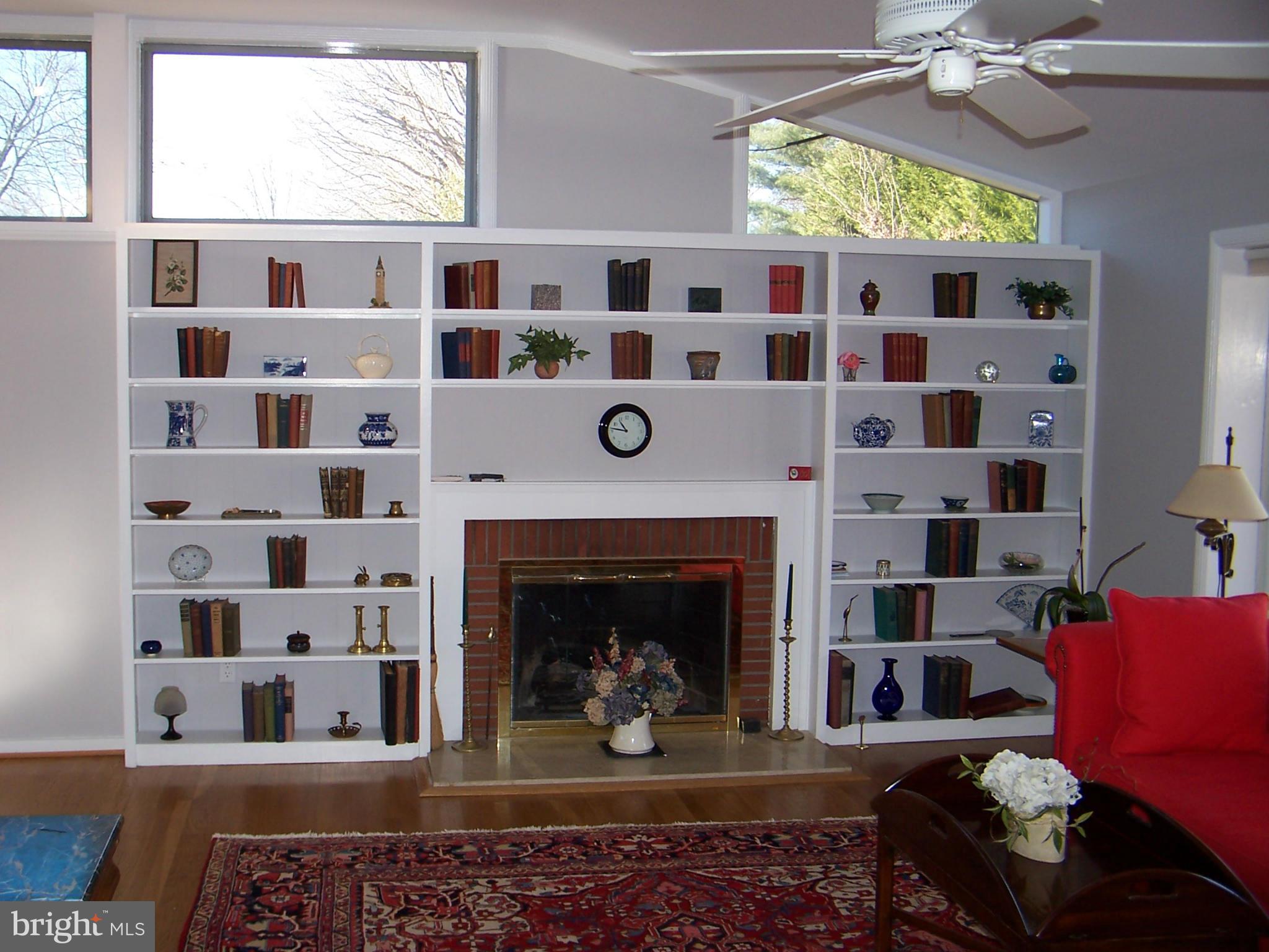 RAYMONDALE - Residential