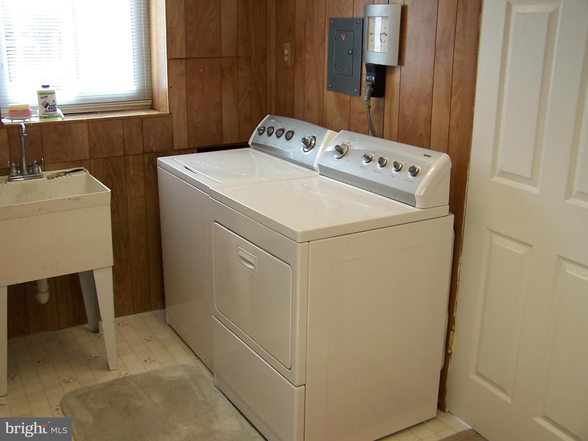 RAYMONDALE - Residential