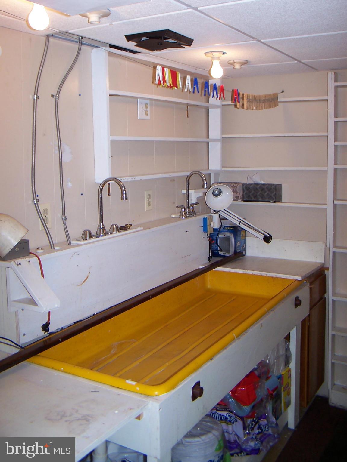 RAYMONDALE - Residential