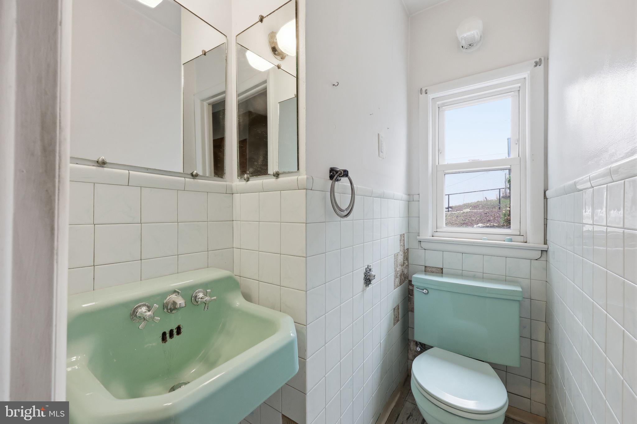 ROXBOROUGH - Residential