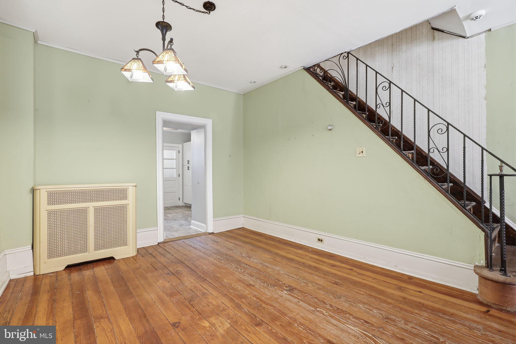 ROXBOROUGH - Residential