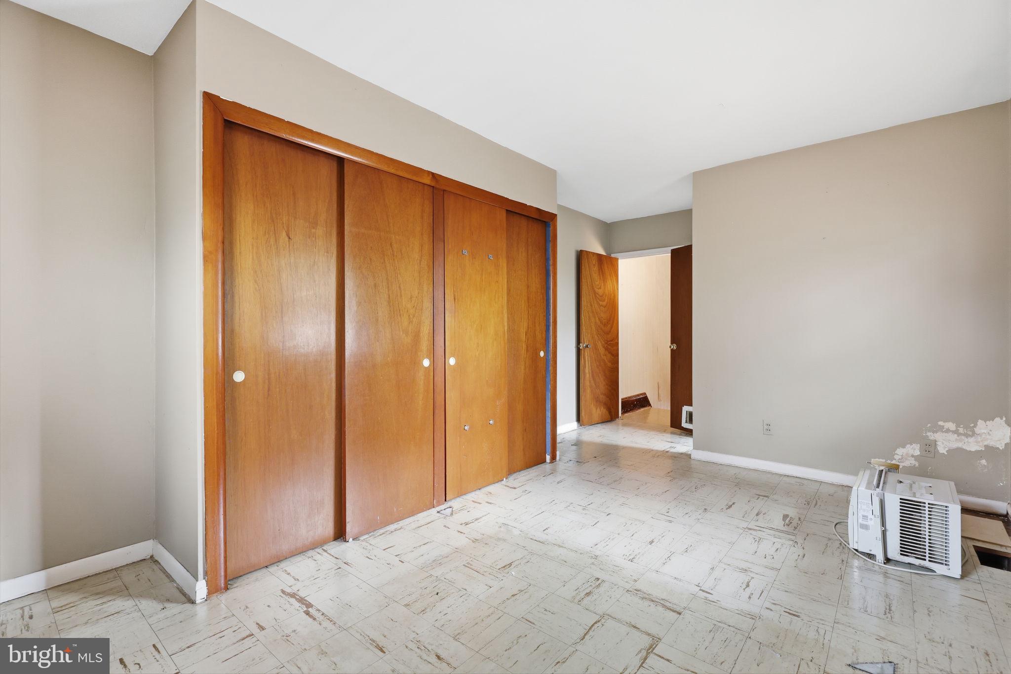 ROXBOROUGH - Residential