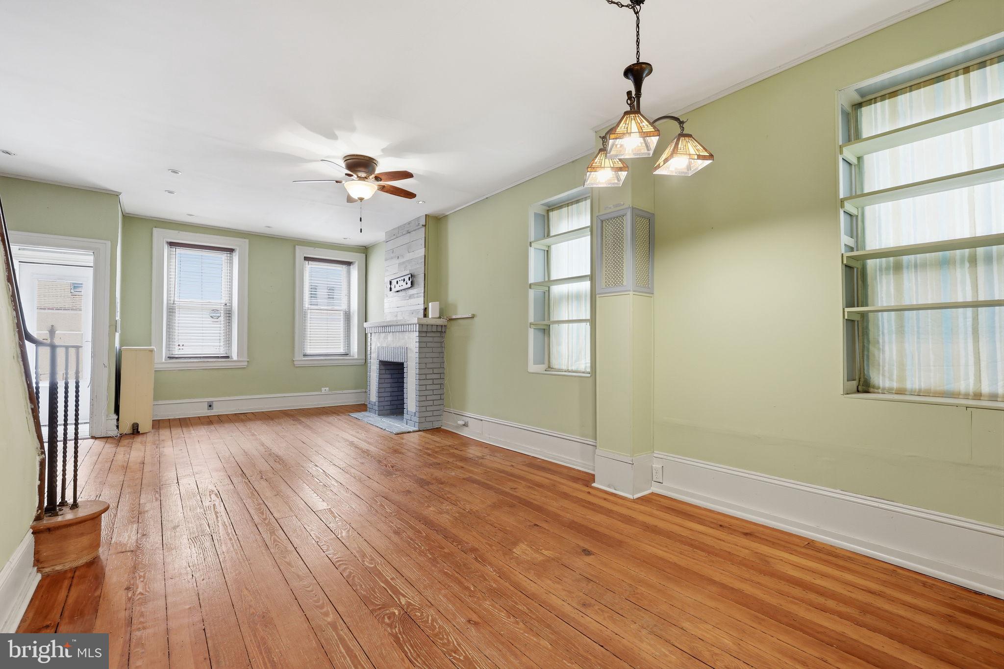 ROXBOROUGH - Residential