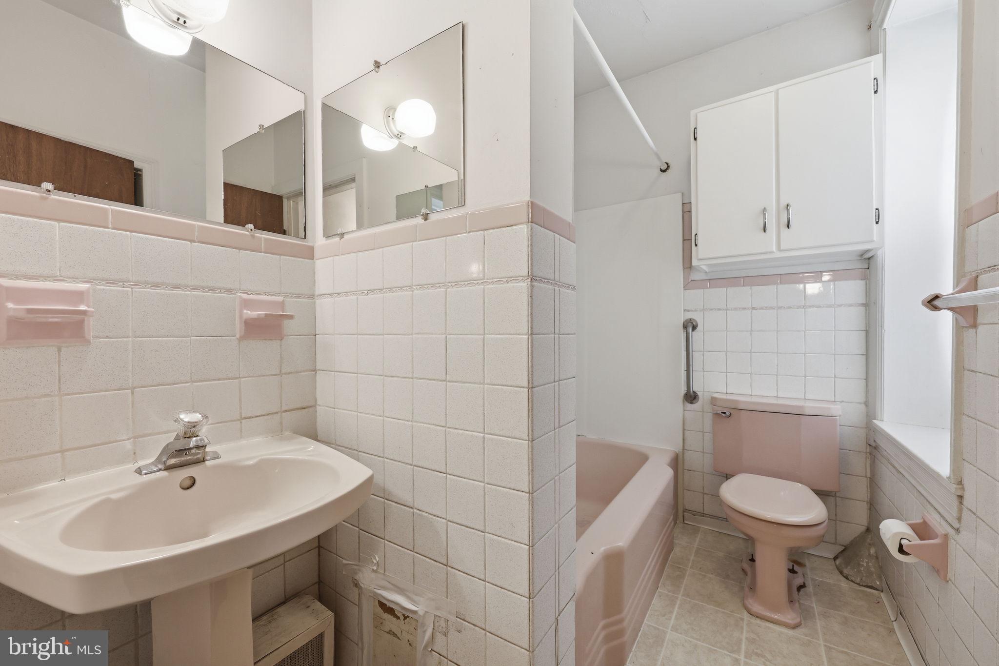 ROXBOROUGH - Residential